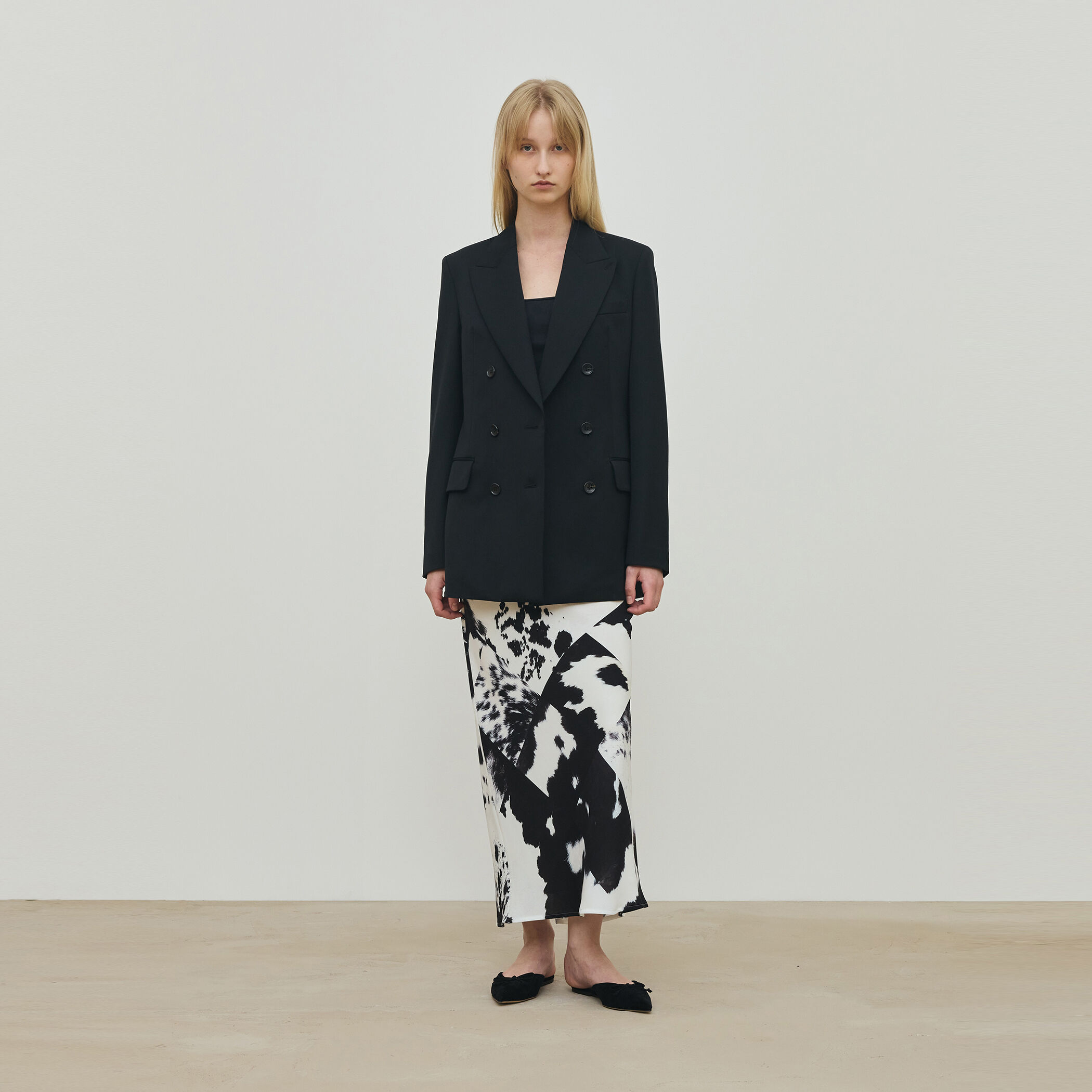 カウハイドプリント エラスティックストレートスカート