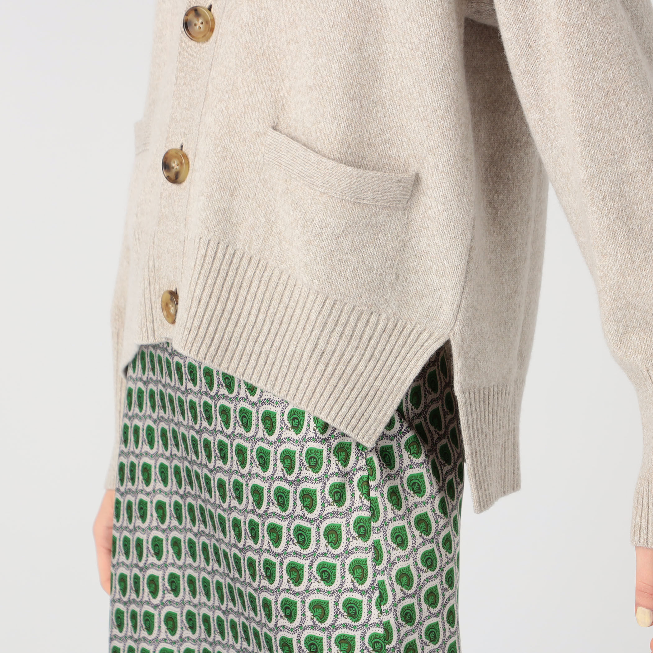 ラムカシミヤ Vネックカーディガン｜トゥモローランド 公式通販