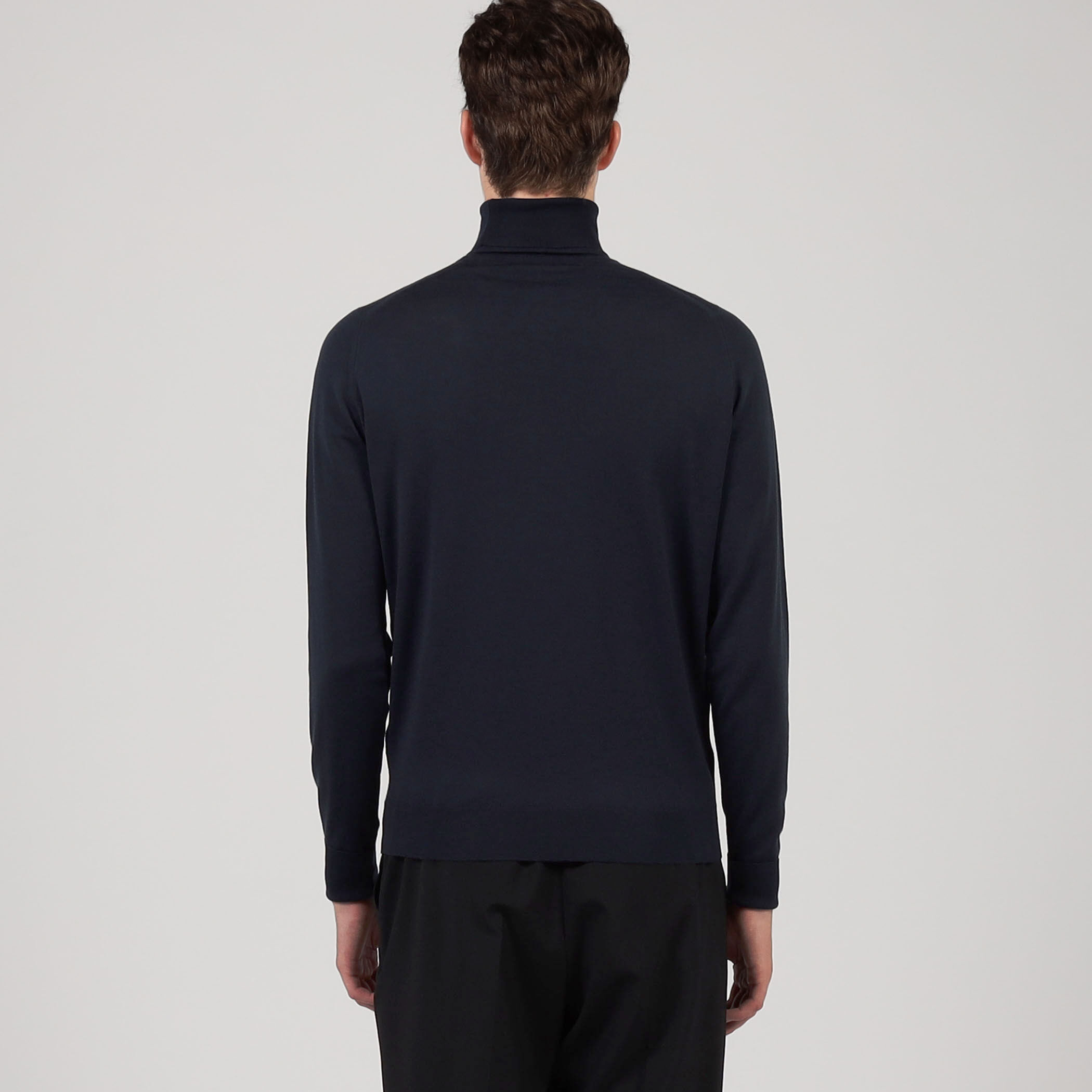 JOHN SMEDLEY 30G EASY FIT タートルネック RICHARDS｜トゥモローランド 公式通販