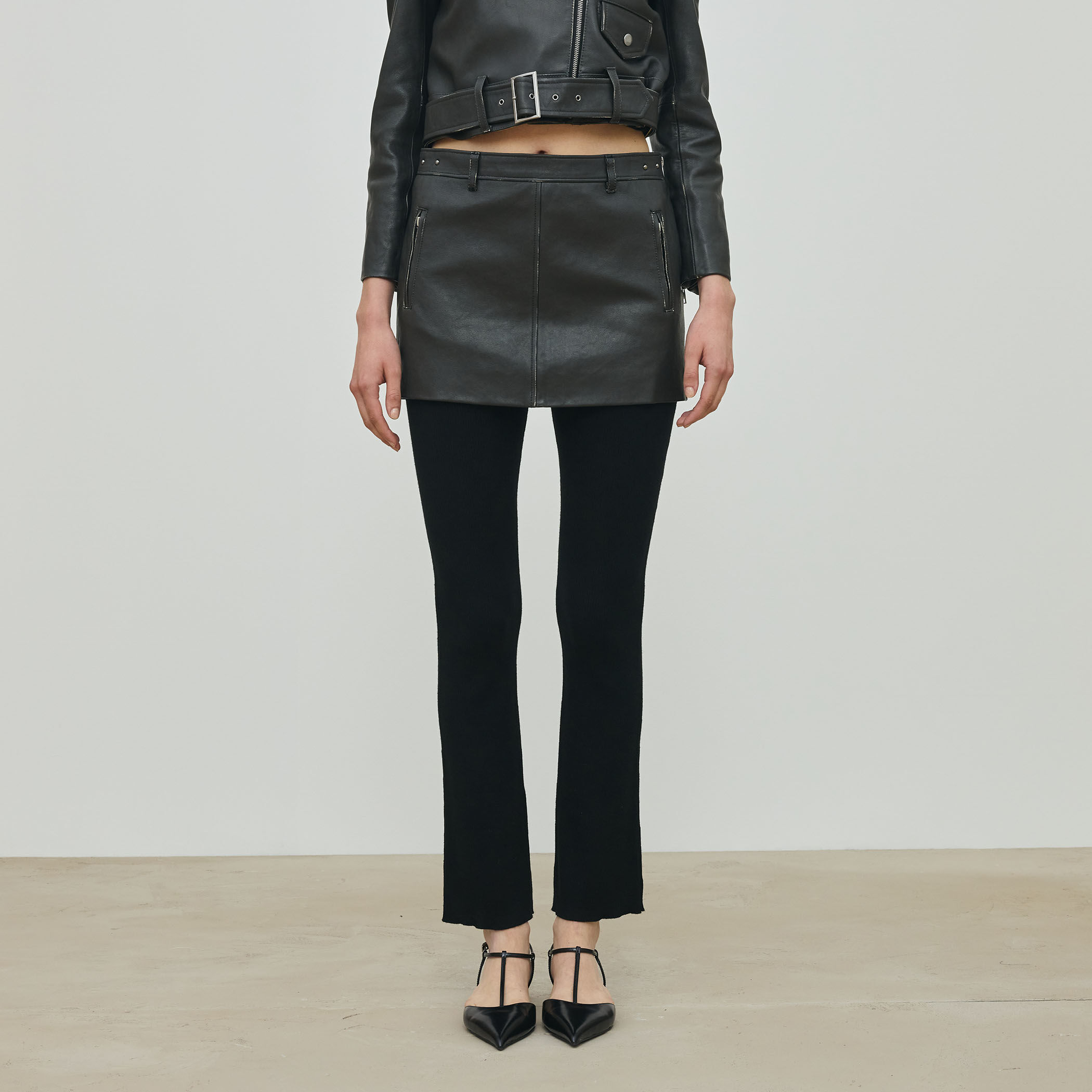 ヴィンテージレザー ローライズミニスカート｜トゥモローランド 公式通販