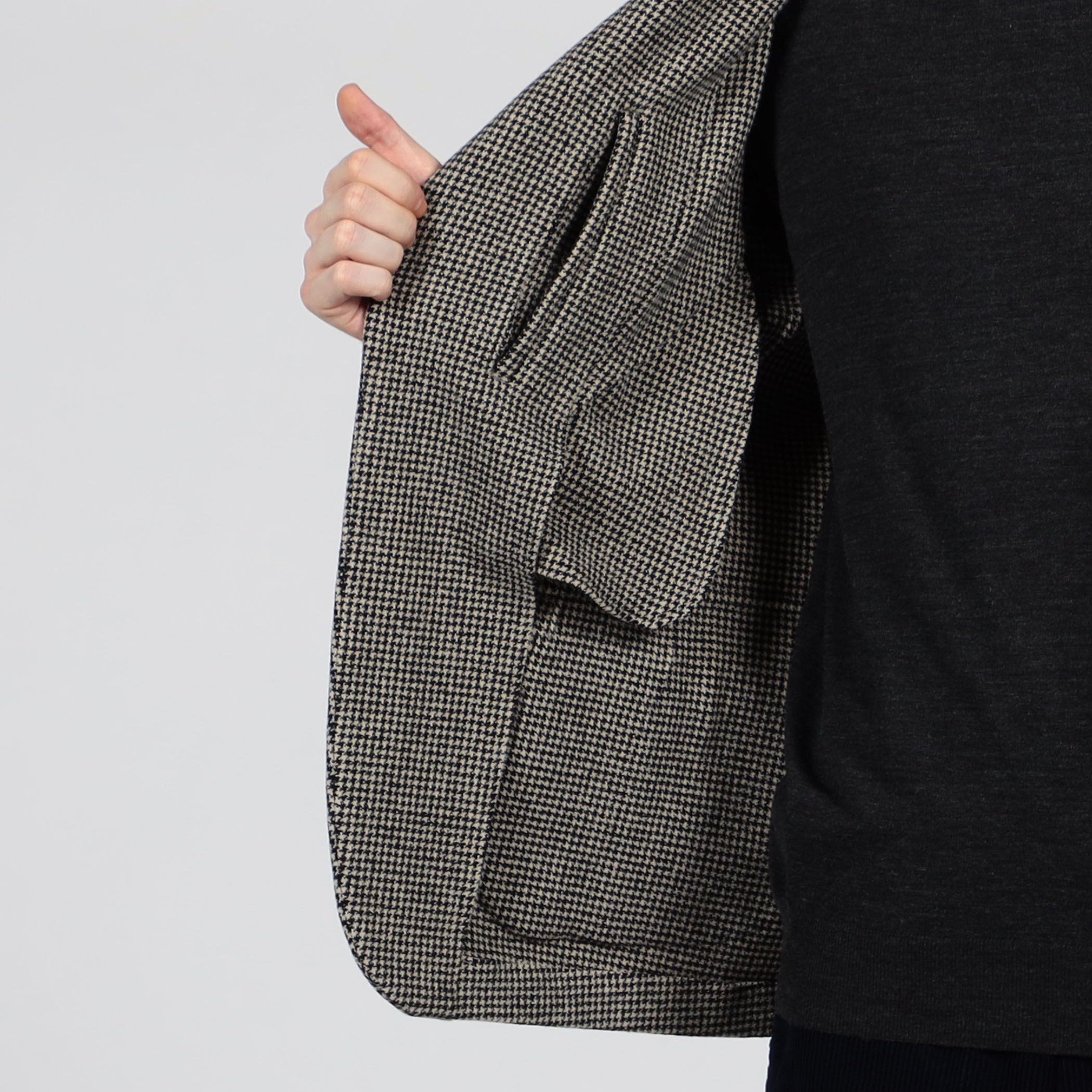 ウールナイロンポリウレタン 2WAYストレッチ シングルブレステッド 2B