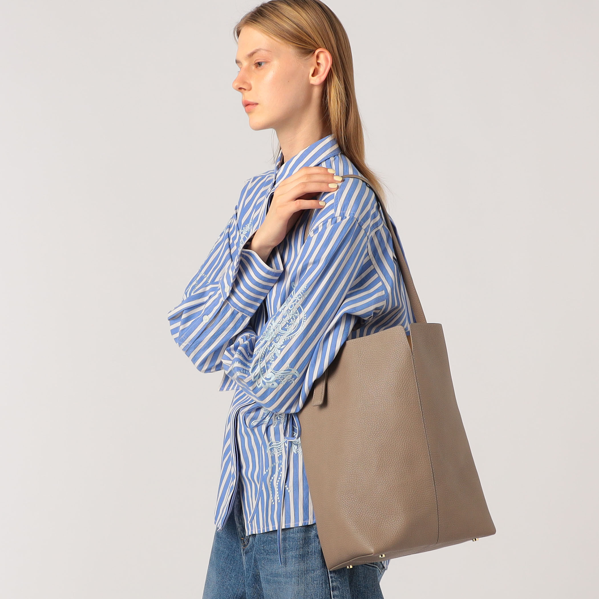 Atelier TOMORROWLAND TETRA バッグ｜トゥモローランド 公式通販