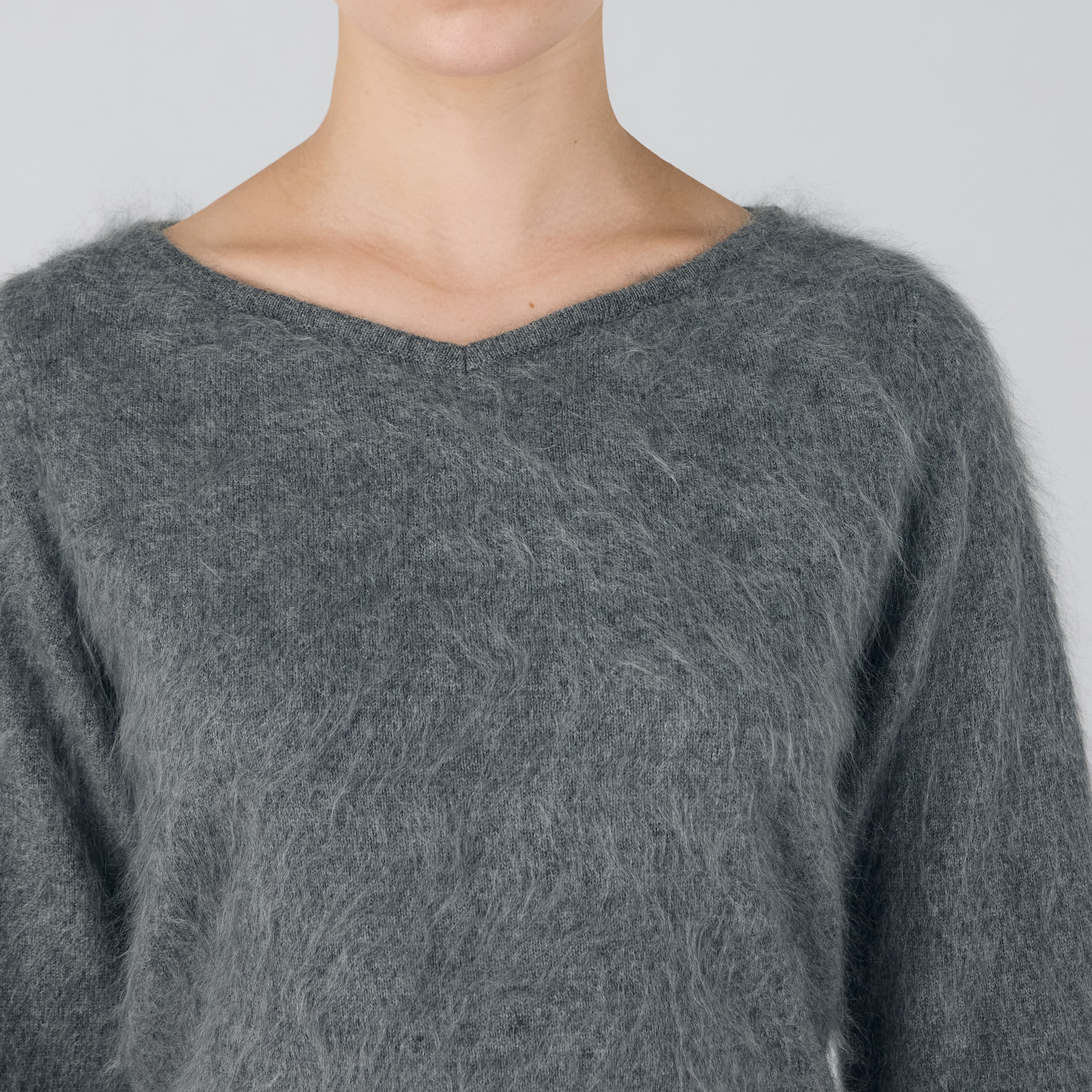 ピュアカシミヤファー Vネックプルオーバー｜トゥモローランド 公式通販