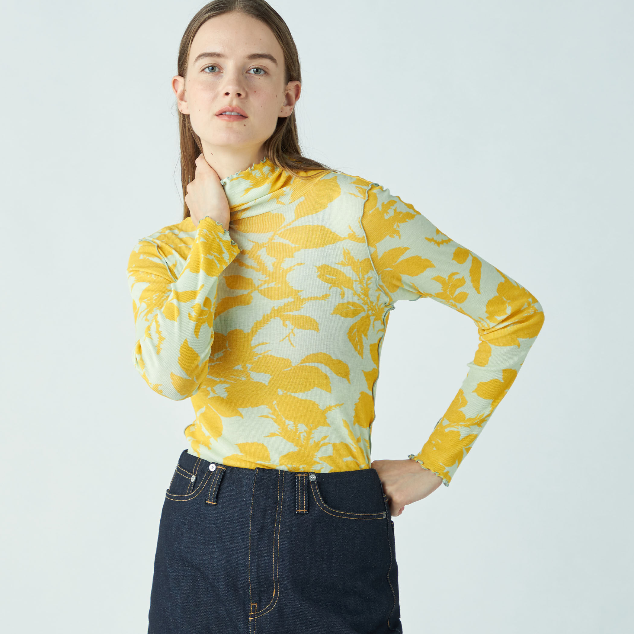 コットンプリント タートルネックプルオーバー｜トゥモローランド 公式通販