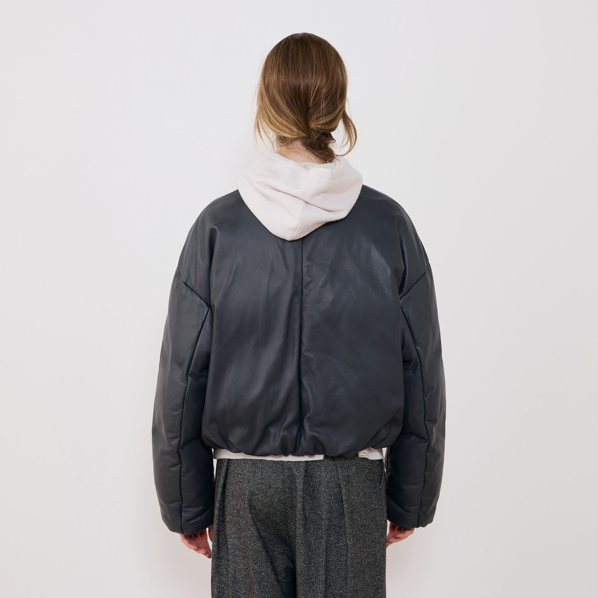 WEB先行予約】シープダウン オーバルブルゾン｜トゥモローランド