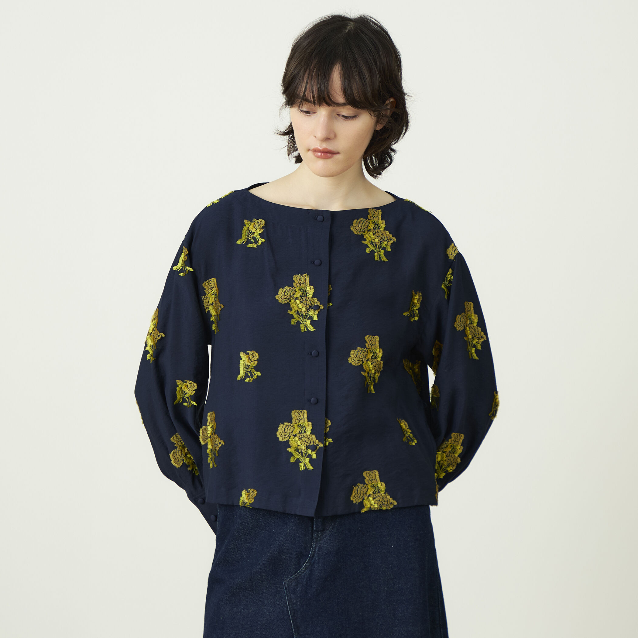 カットジャカード ボートネックブラウス｜トゥモローランド 公式通販