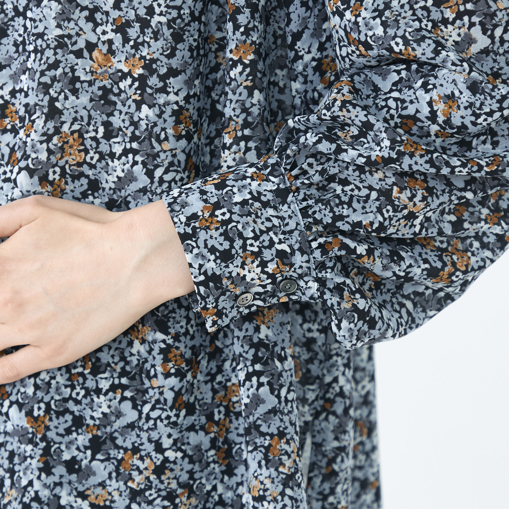 ブローフラワープリント フリルブラウス｜トゥモローランド 公式通販