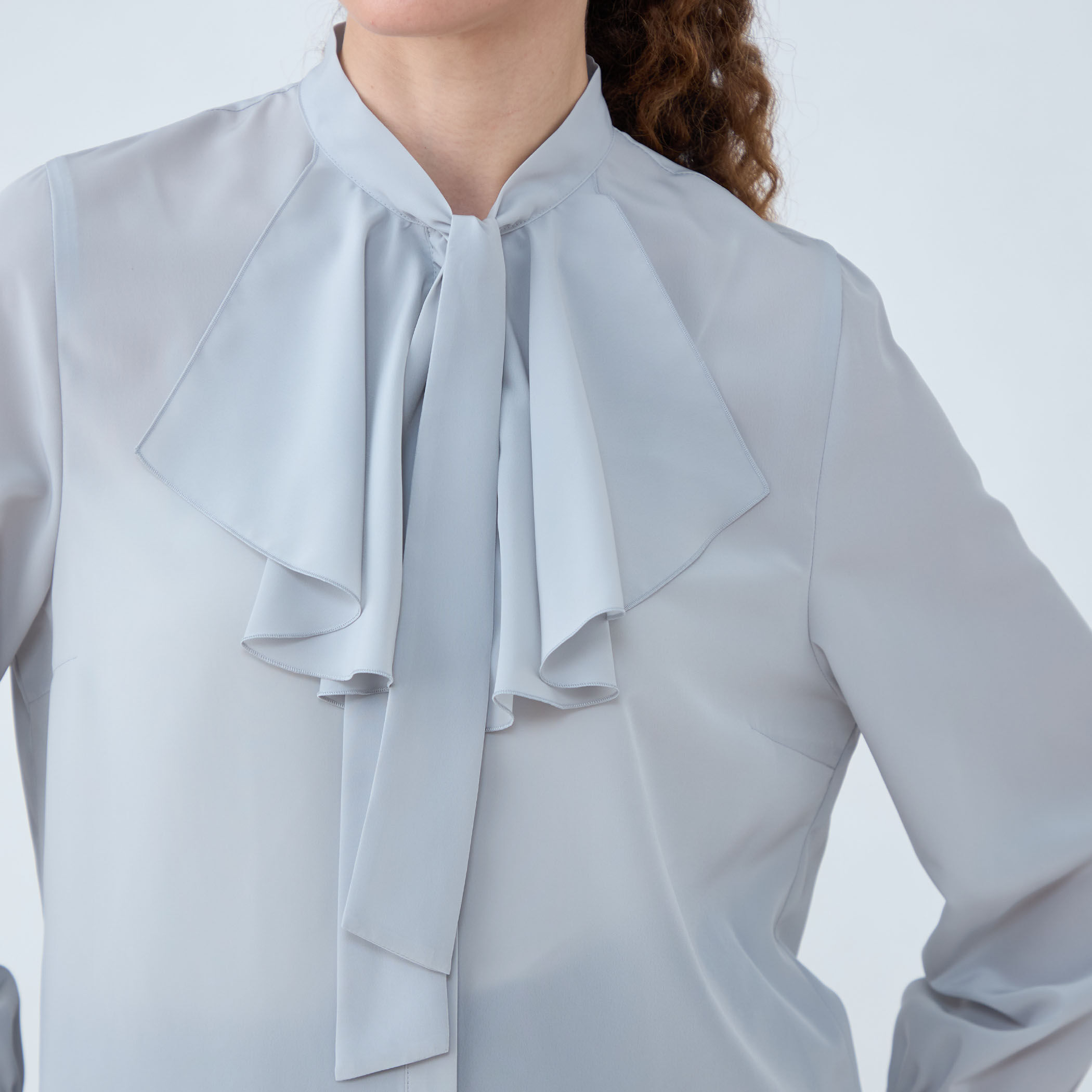 クリアデシン フリルボウタイブラウス｜トゥモローランド 公式通販