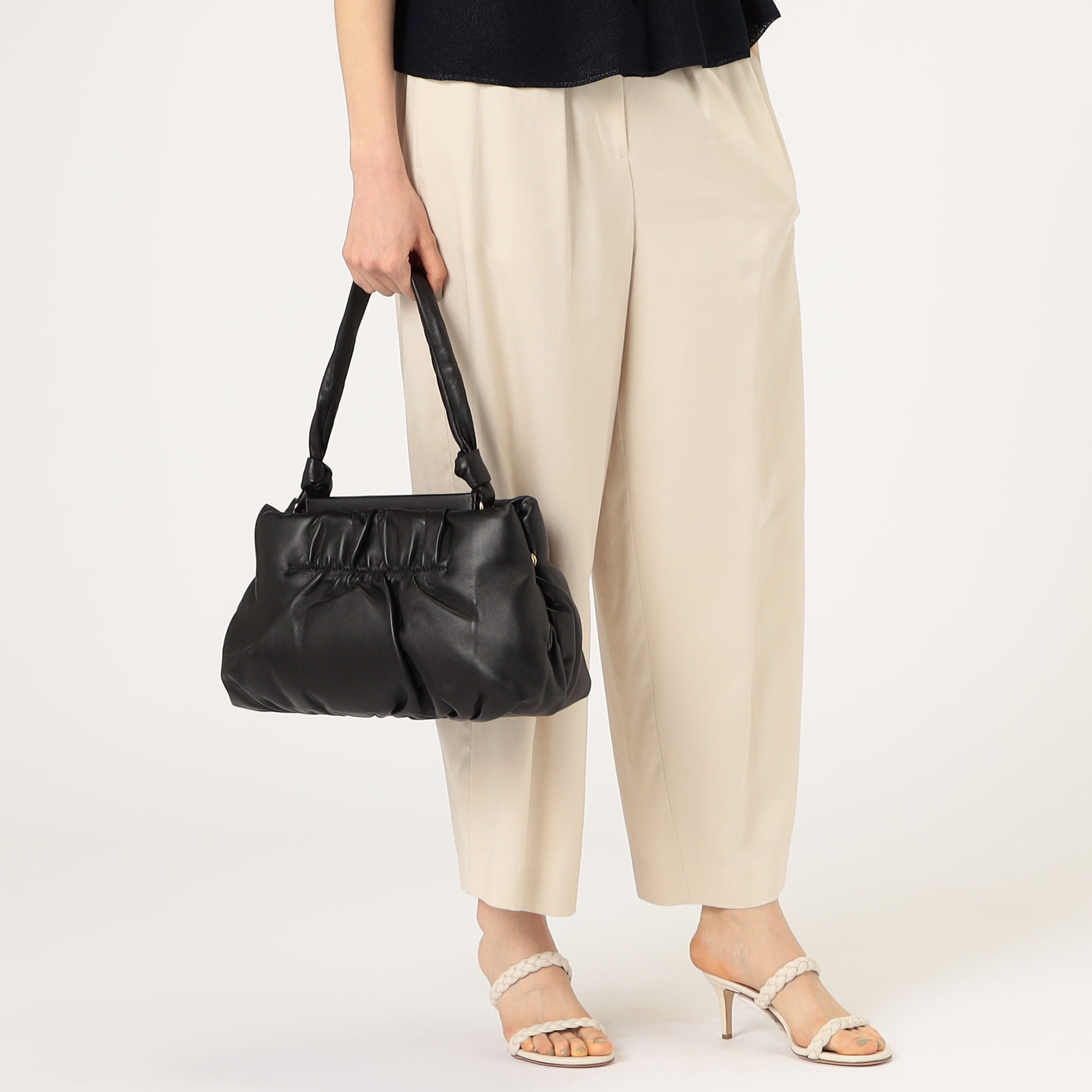 ZANCHETTI AMLETO HANDLE PUFFY バッグ｜トゥモローランド 公式サイト