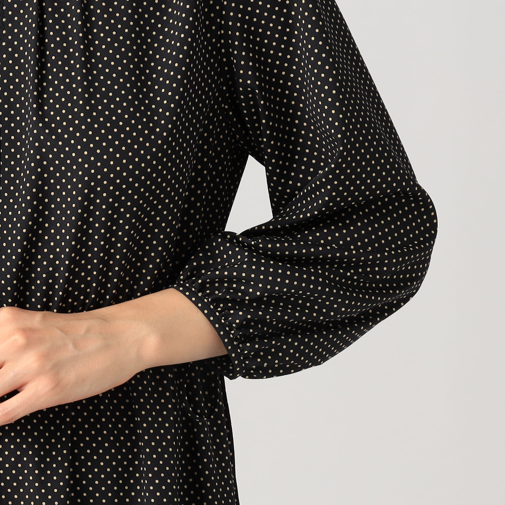 ミニドットプリント ティアードワンピース｜トゥモローランド 公式通販