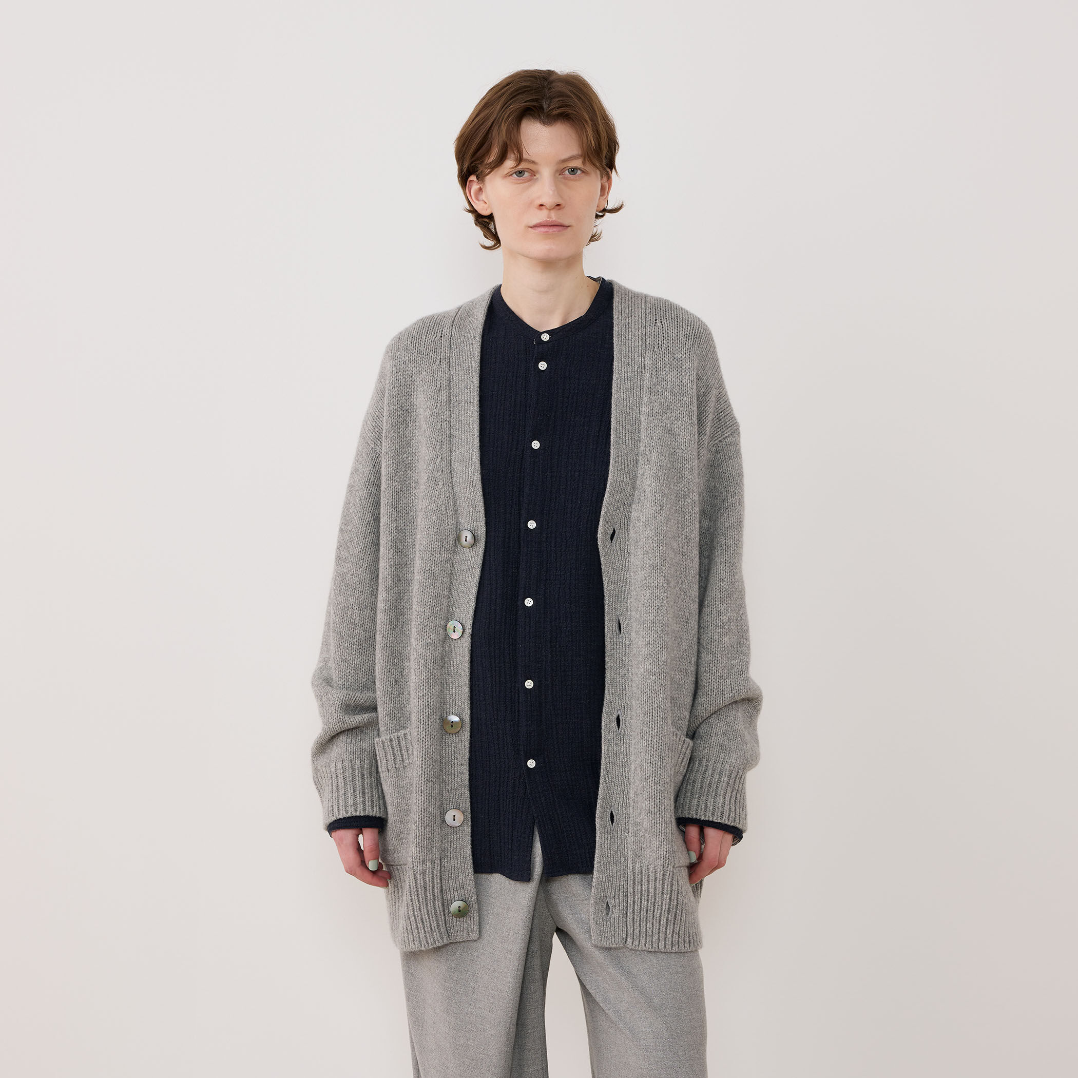 ファインウール Vネックカーディガン｜トゥモローランド 公式通販