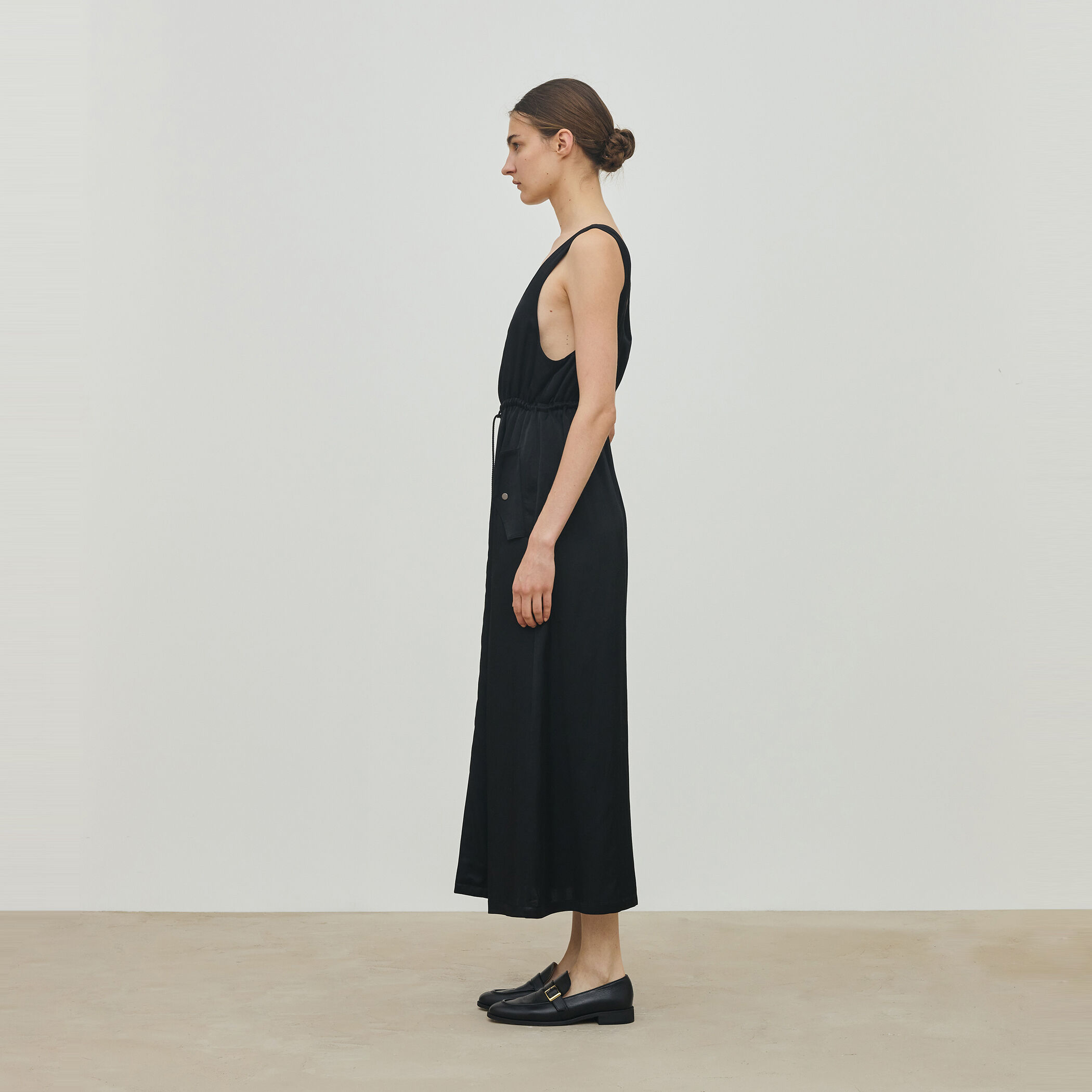 美品近年モデルPLEATS PLEASE アコーディオン　ノースリーブ　ブラック プリーツプリーズPLEATS PLEASE ノースリーブマキシワンピース