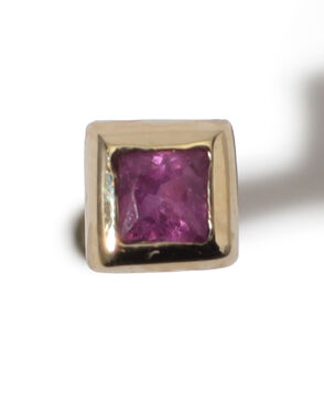 Metier Mini Bezel Set Princess Gemstone Studs 片耳ピアス