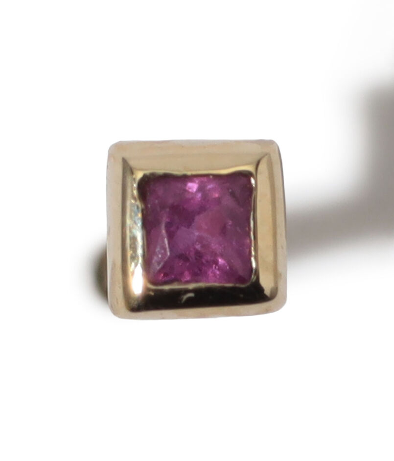 Metier Mini Bezel Set Princess Gemstone Studs 片耳ピアス