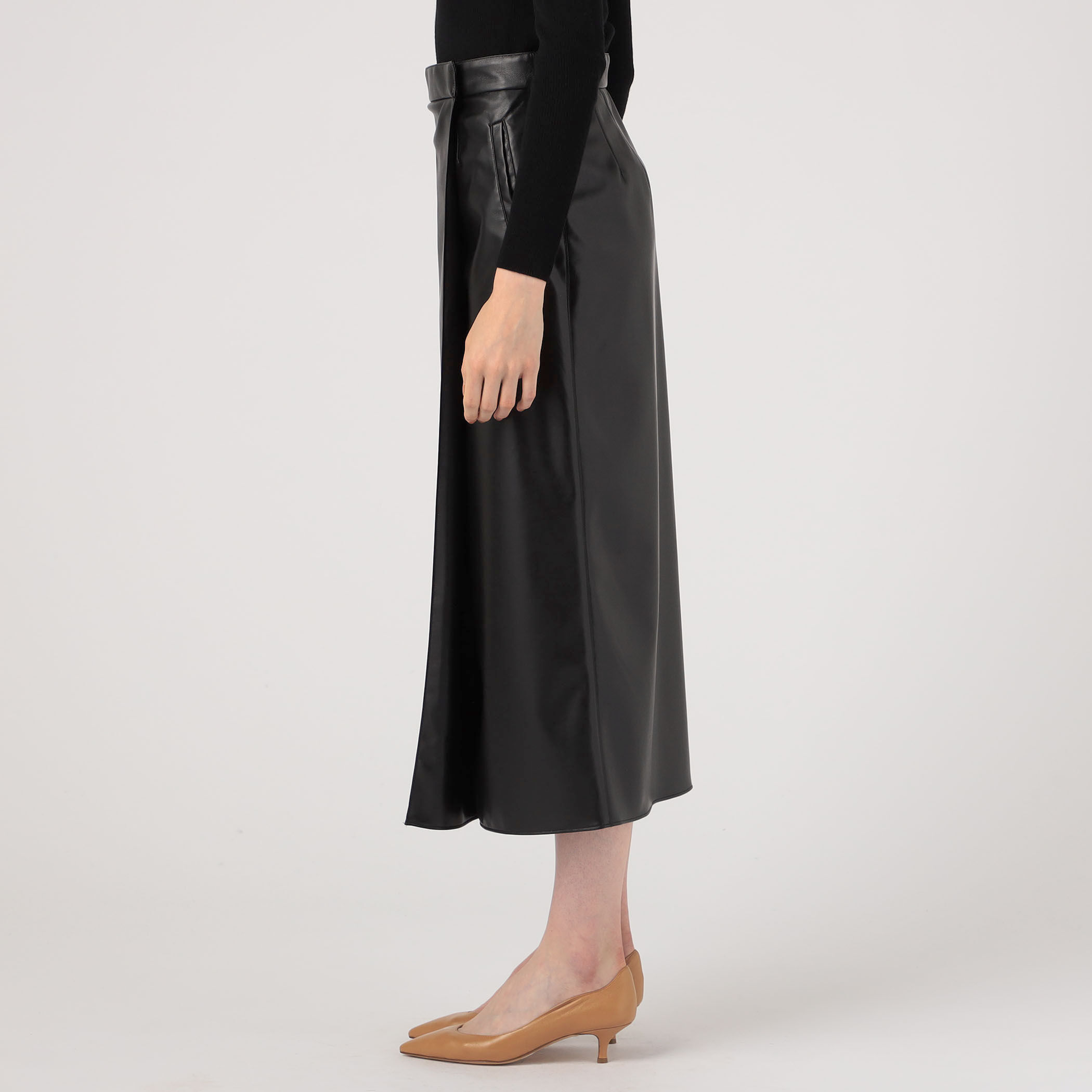 レザーライククロス ラップマキシスカート｜トゥモローランド 公式通販