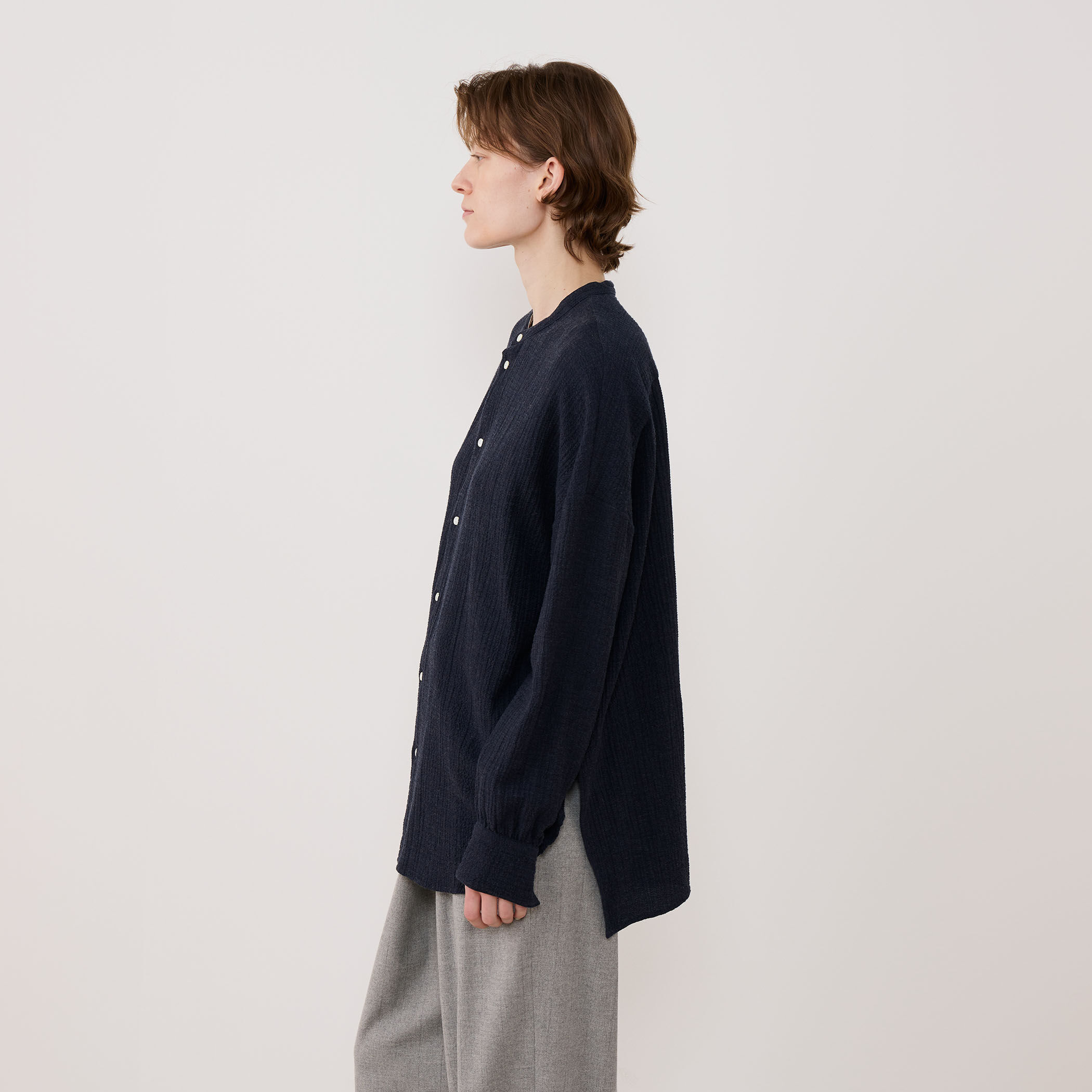 エアリーサッカー スタンドカラーロングシャツ｜トゥモローランド 公式通販