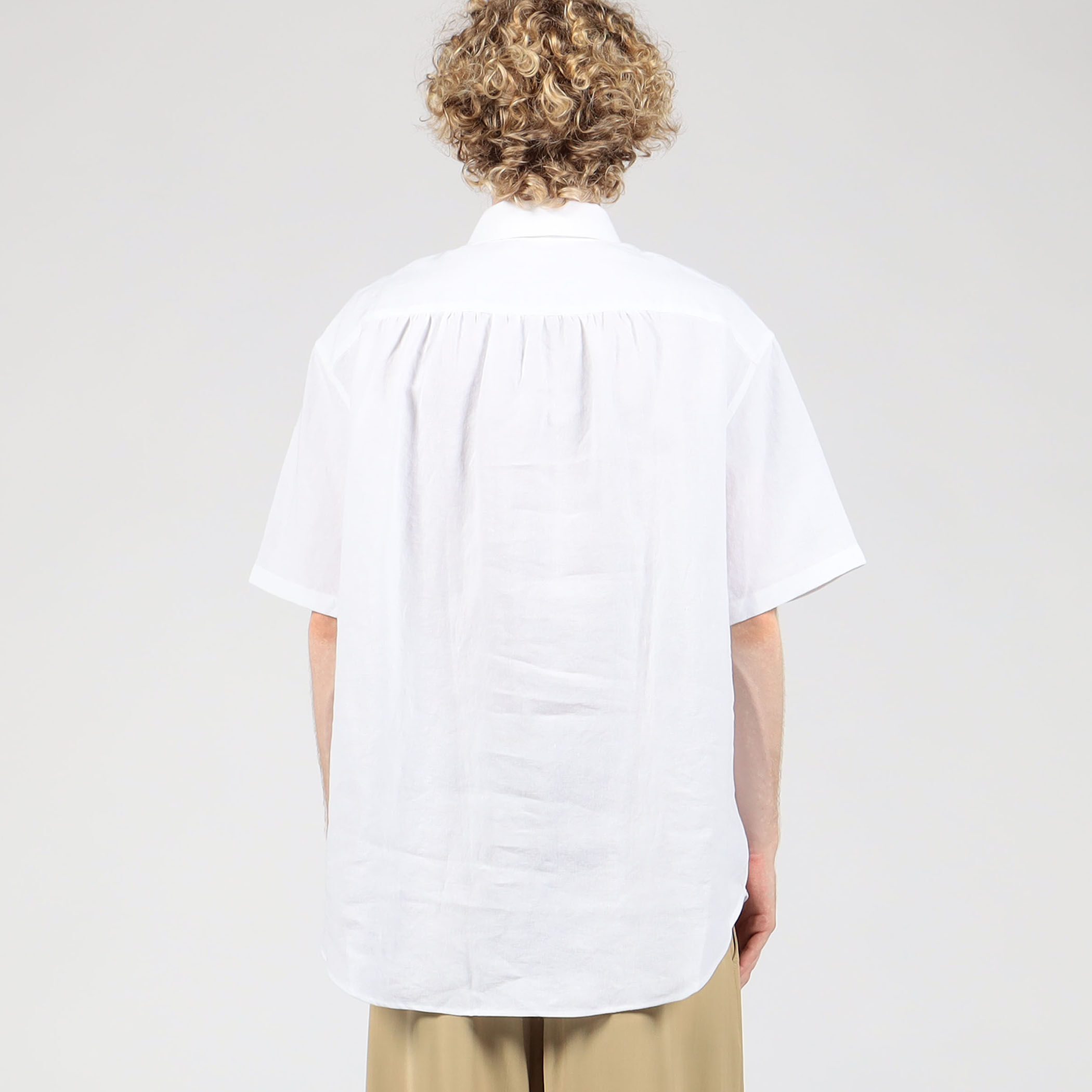 ワンピなど最旬ア！ BOURRIENNE HEAVY LINEN SHIRT｜トゥモローランド 公式通販 トップス