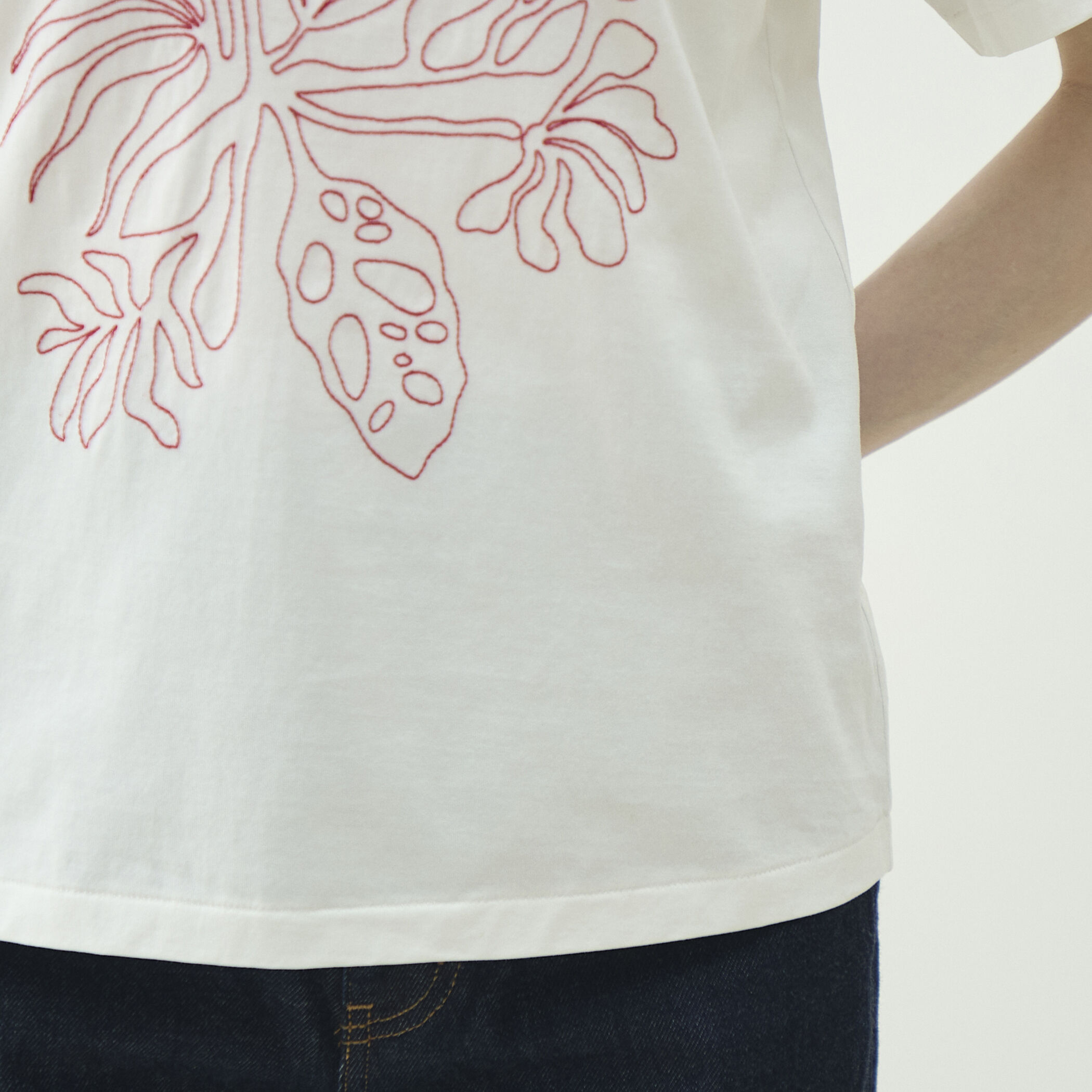 ボタニカルエンブロイダリー Tシャツ｜トゥモローランド 公式サイト