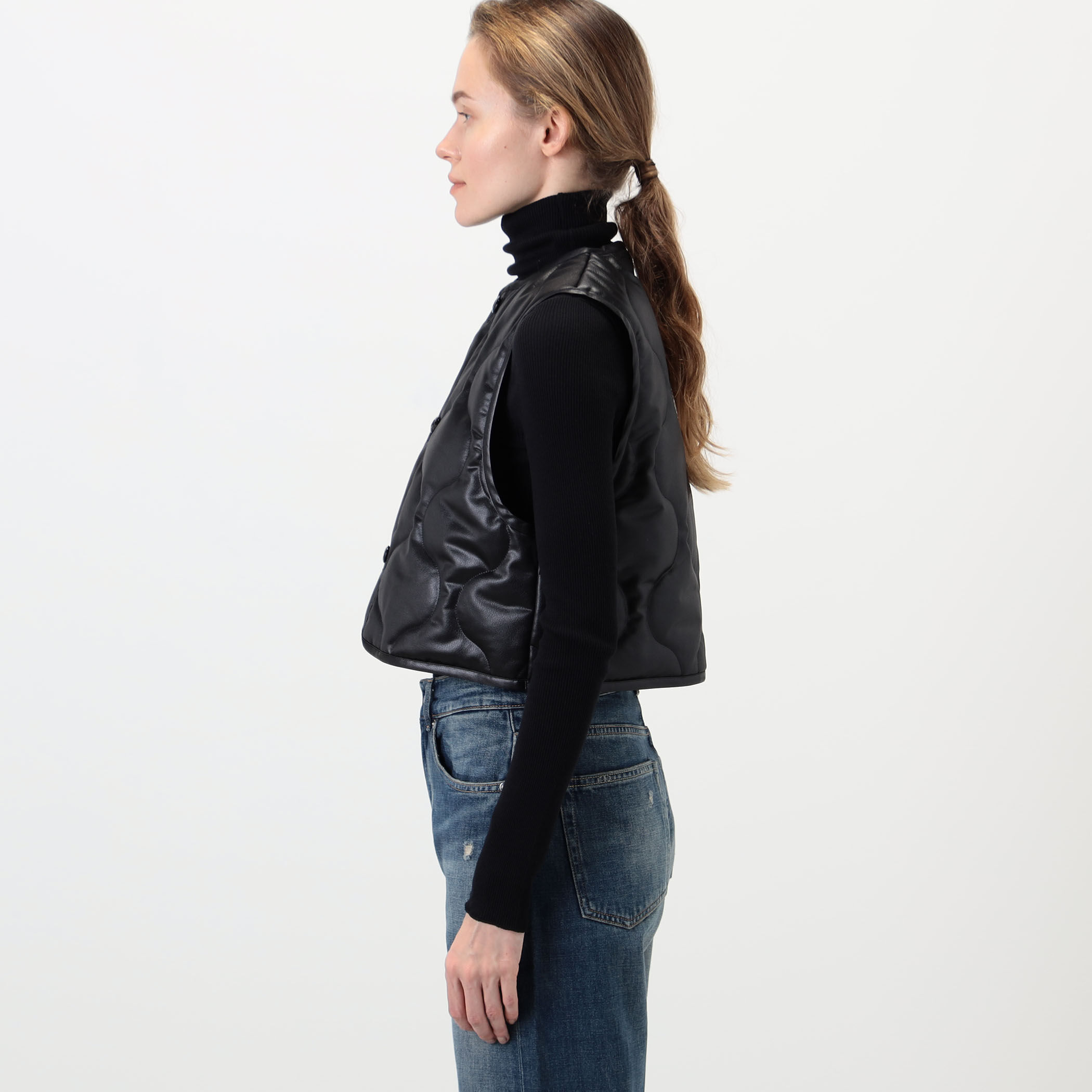 HYKE FAUX LEATHER QUILTED CROPPED VEST フェイクレザー キルトベスト