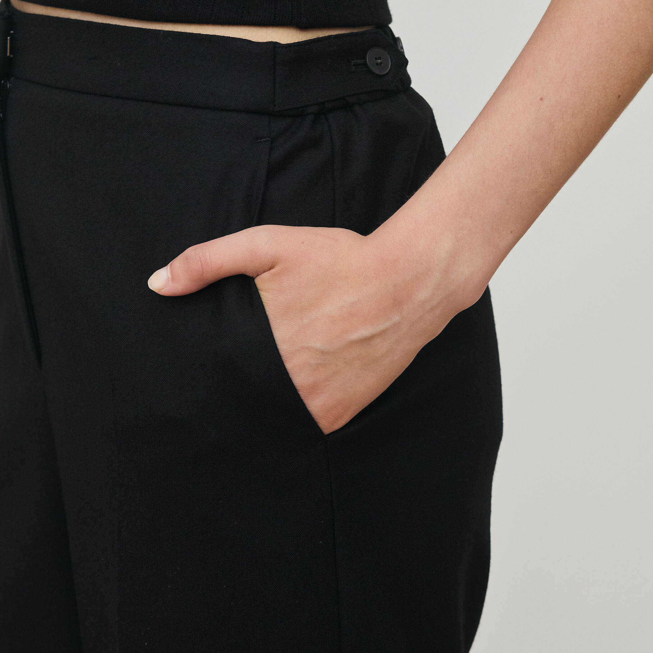 フランネルウールストレッチ セミワイドパンツ｜トゥモローランド 公式通販