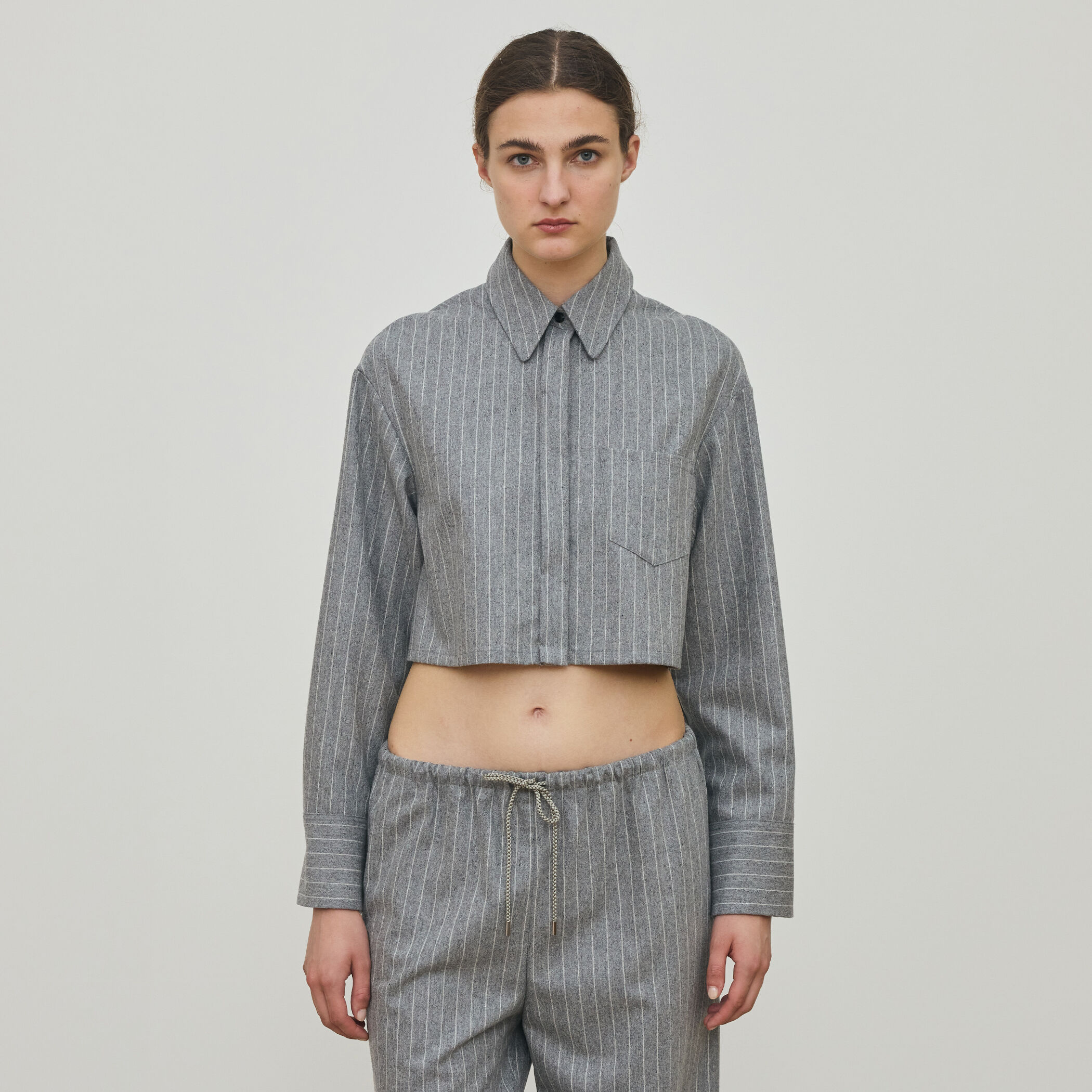 ウールポプリンメルトン クロップドシャツ｜トゥモローランド 公式通販