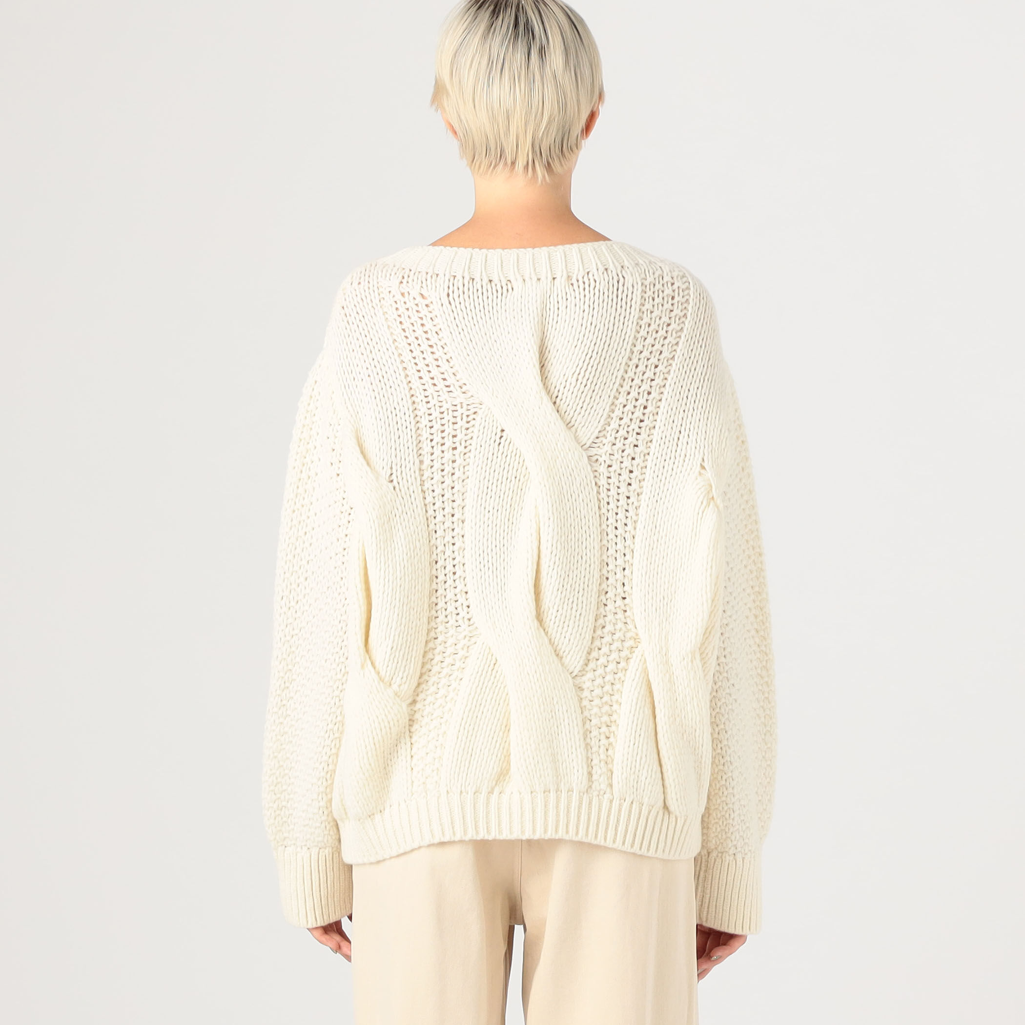 【新品】コンフォートＷＯＯＬＶネックニット＆フーディー 2点おまとめ❗️ ビッグケーブル ボートネックプルオーバー｜トゥモローランド 公式通販