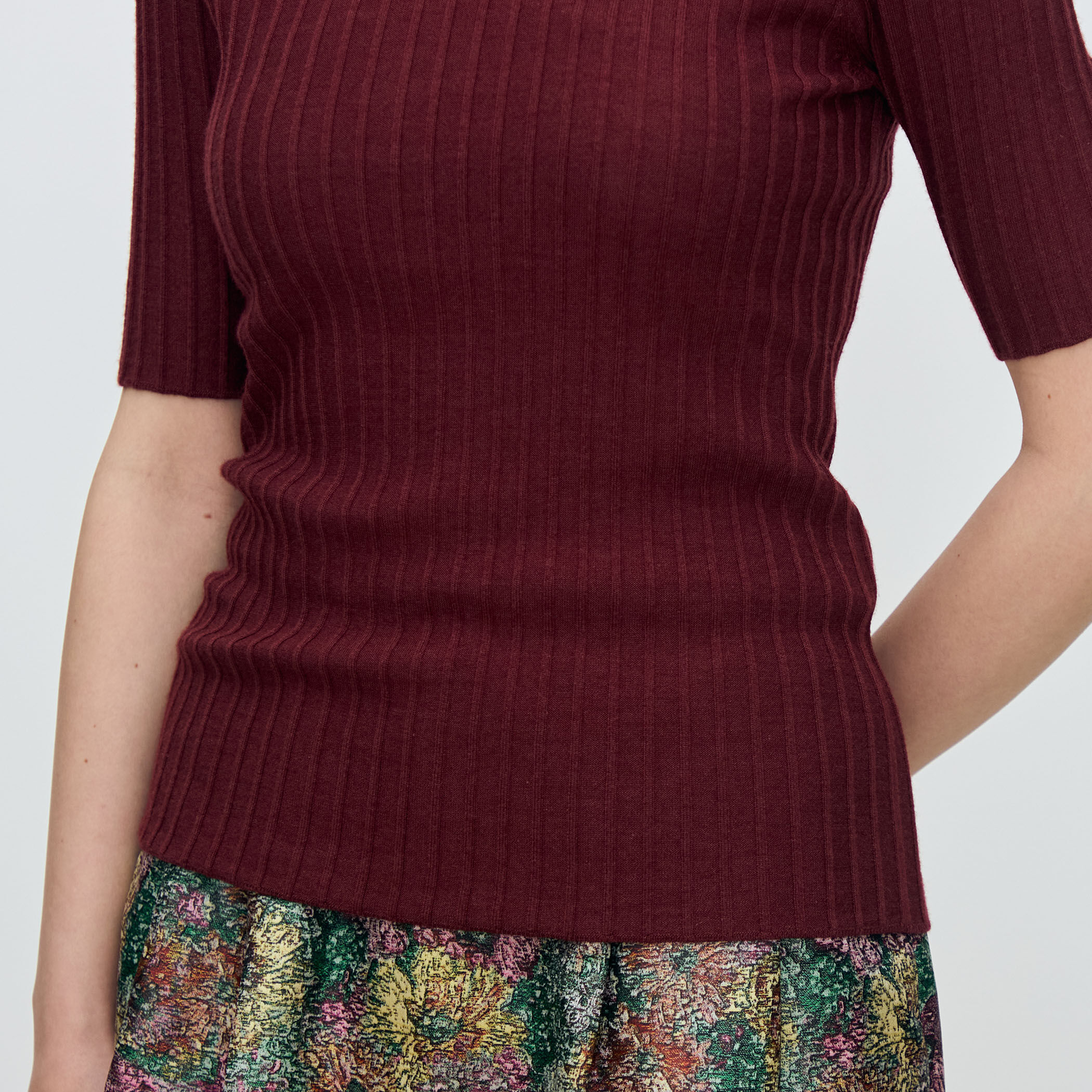 【新品未使用】トゥモローランド　コットンシルクミラノリブ Vネックジレ ☆新品☆TOMORROWLAND Vネックニット セール】 コットンシルク