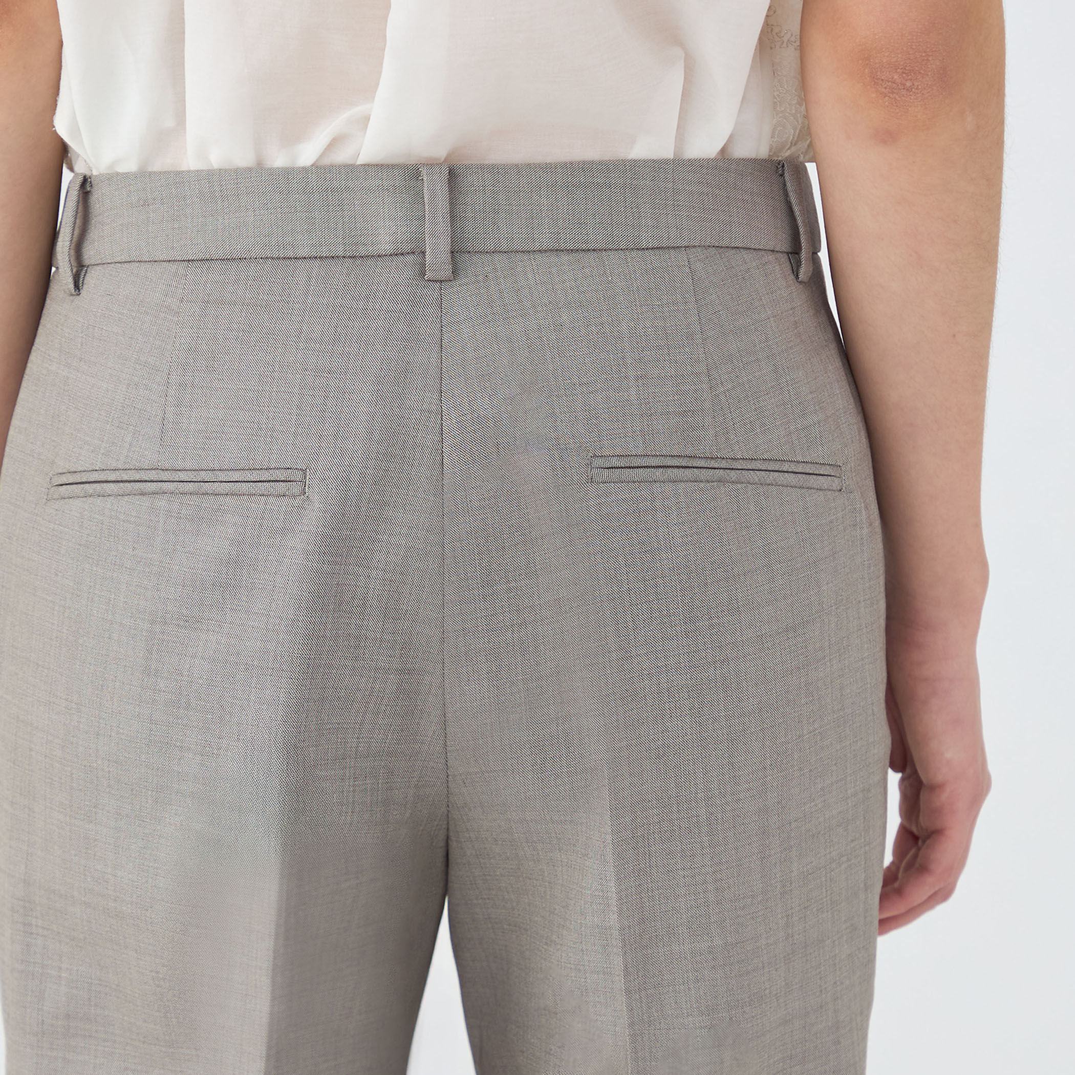 47800円 新品 トゥモローランコレクション シャイニーサイドスリット現行 シャイニーピンヘッド ペンシルパンツ（スラックス）｜TOMORROWLAND