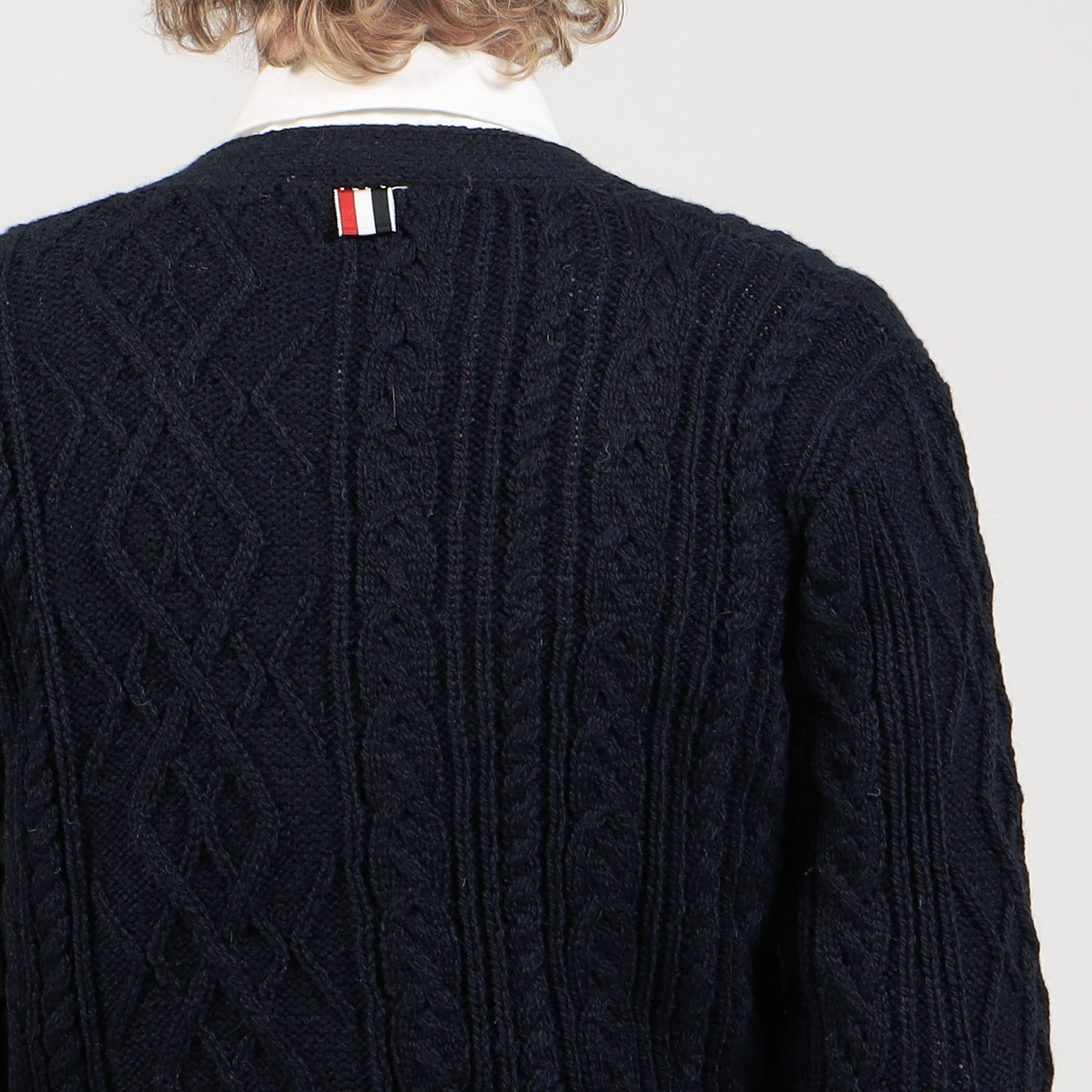 ○THOM BROWNE ARAN CABLE STITCH CARDIGAN｜トゥモローランド 公式通販