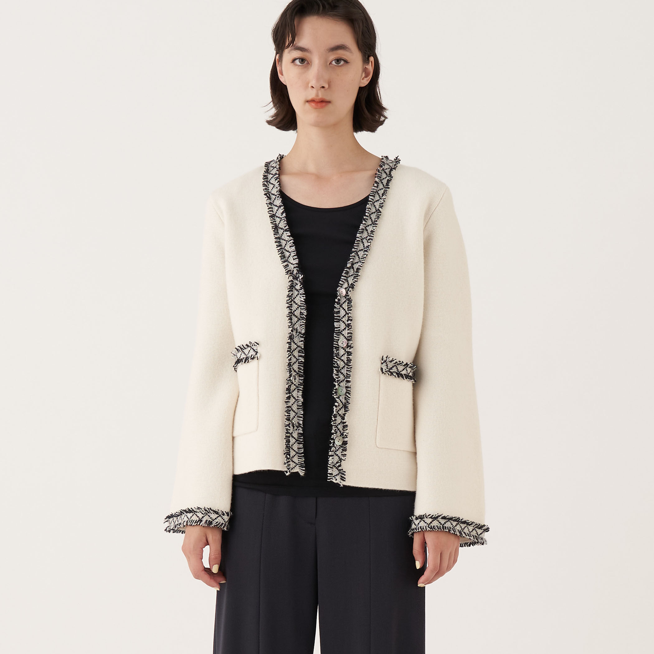 ウールカシミヤミラノリブ Vネックカーディガン｜トゥモローランド