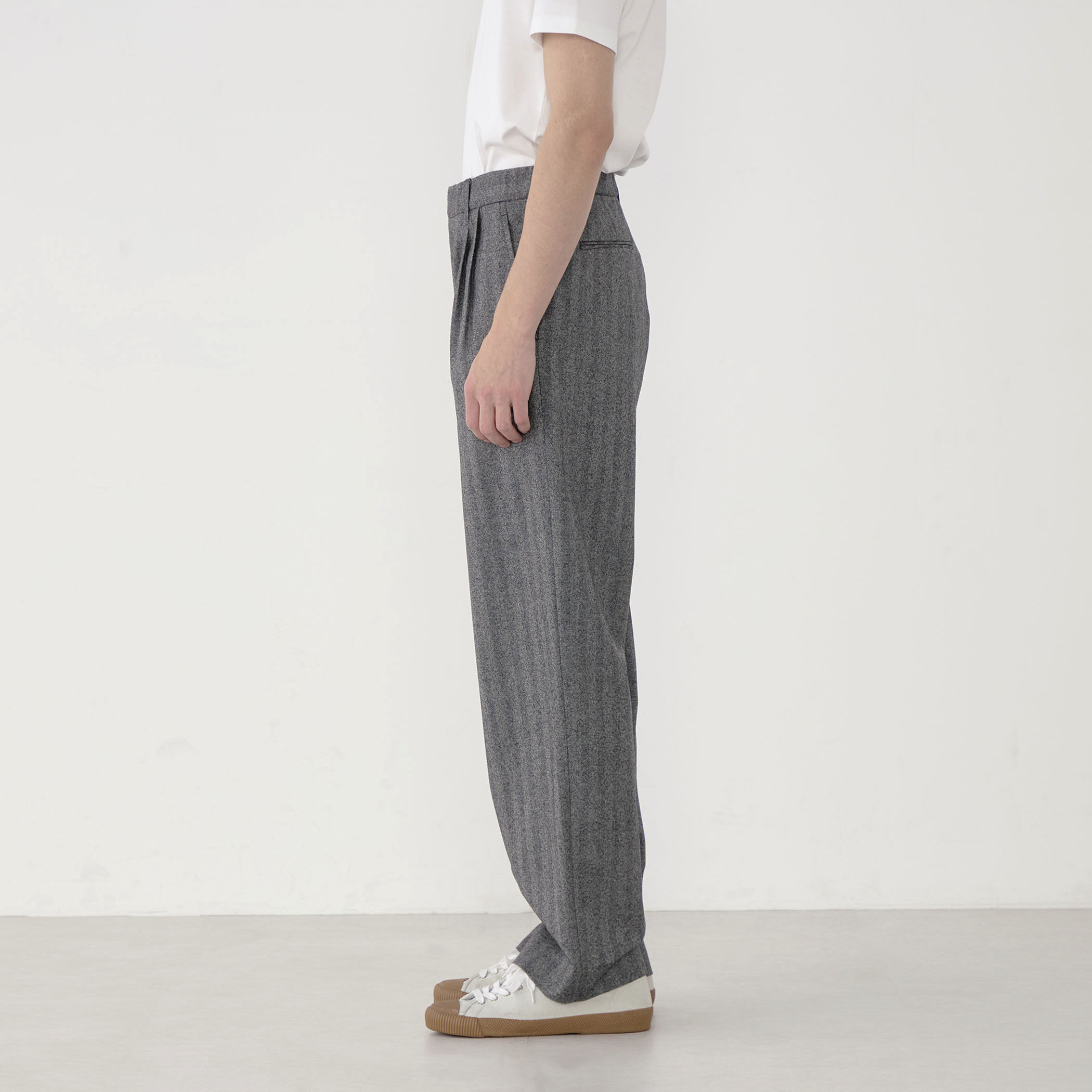 ライトフラノストレッチ タックイージーパンツ｜トゥモローランド 公式通販