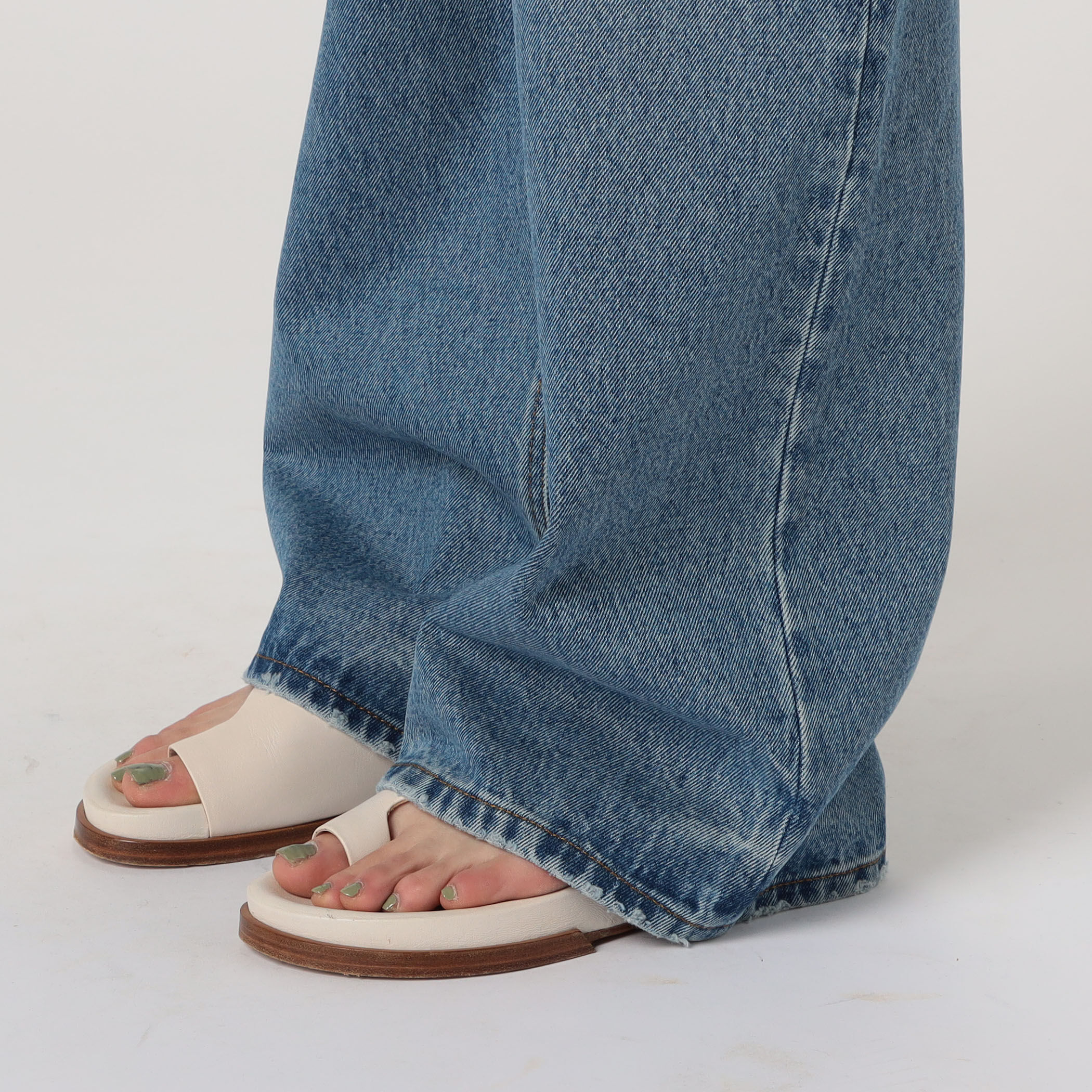 Jacquemus Le de nimes large コットンジーンズ JACQUEMUS LE DE-NIMES LARGE コットン デニムパンツ