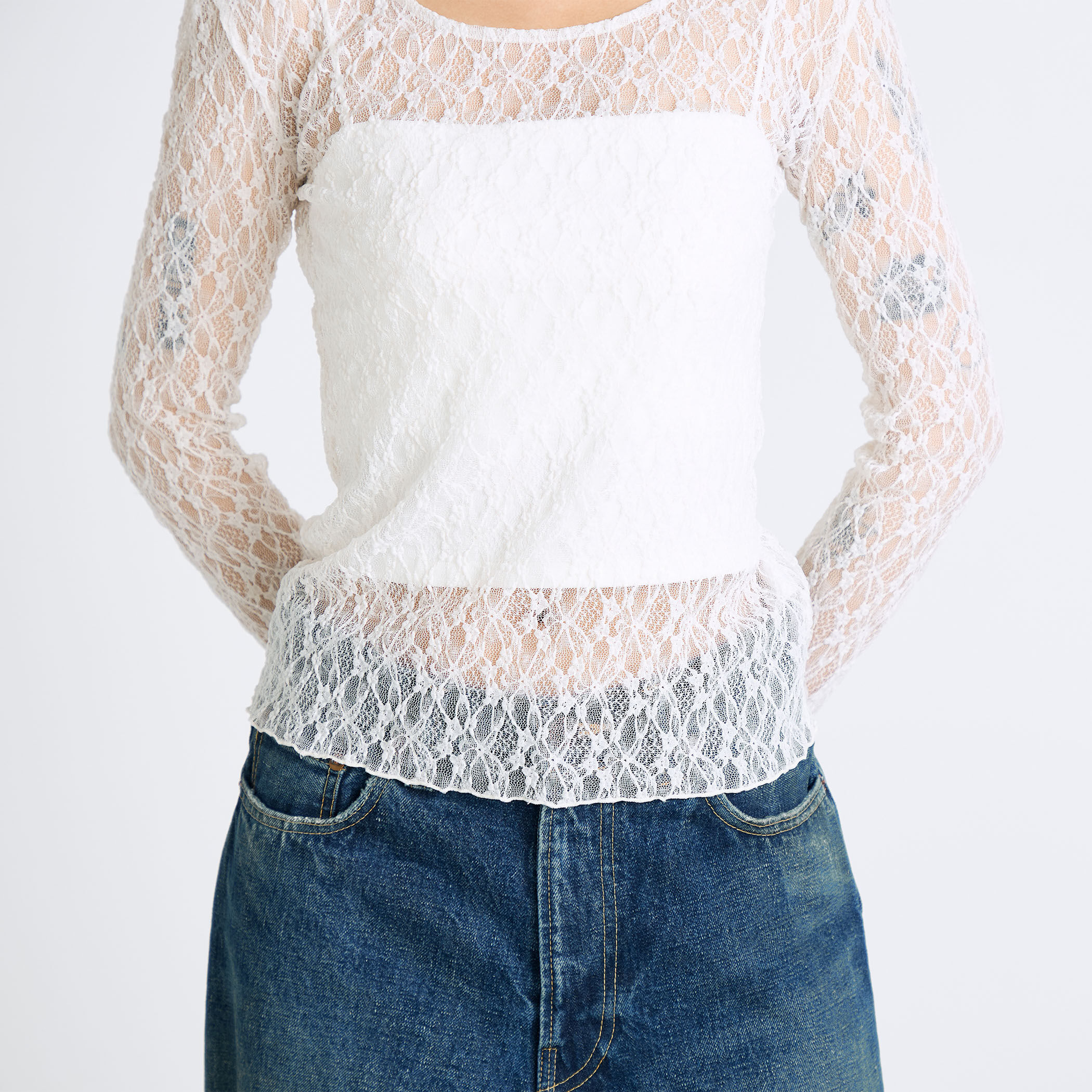 ケミカルレース クルーネックブラウス　トゥモローランド ケミカルレース クルーネックブラウストゥモローランド