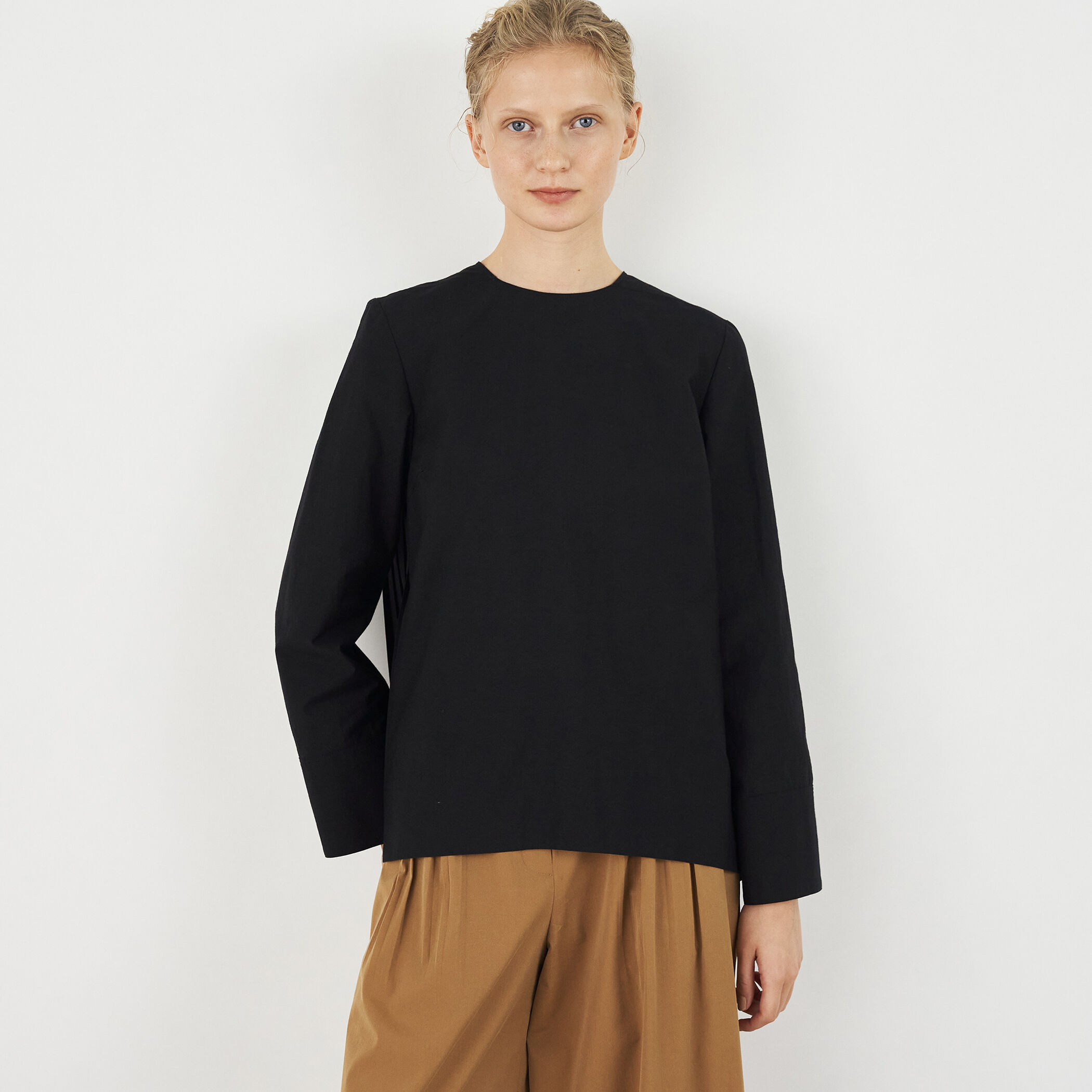 コットンナイロンシアータフタ バックプリーツブラウス