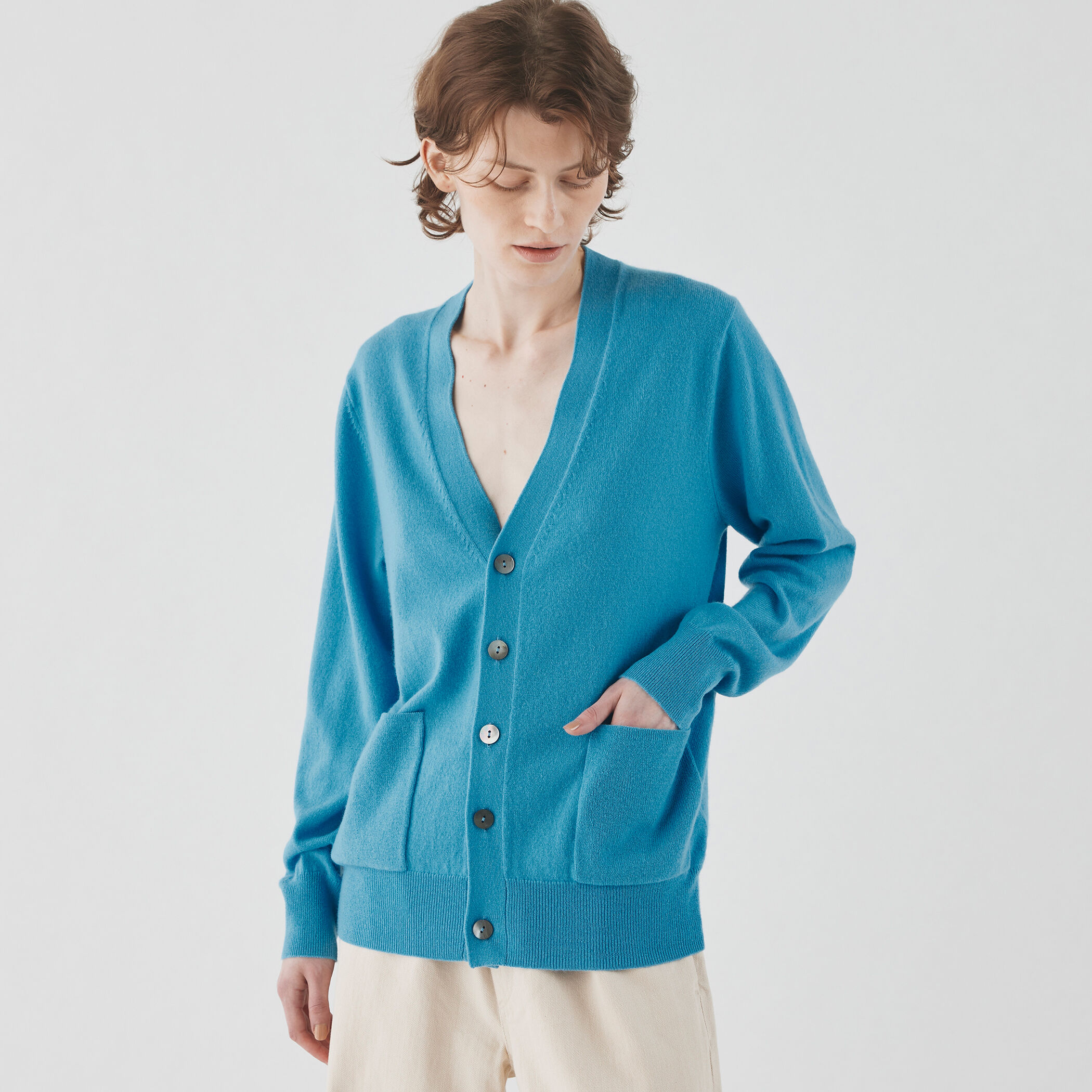 スコットランドカシミヤ VネックGALERIE VIE tomorrowland 楽天市場】【SALE／40%OFF】スコットランドカシミヤ Vネックニット