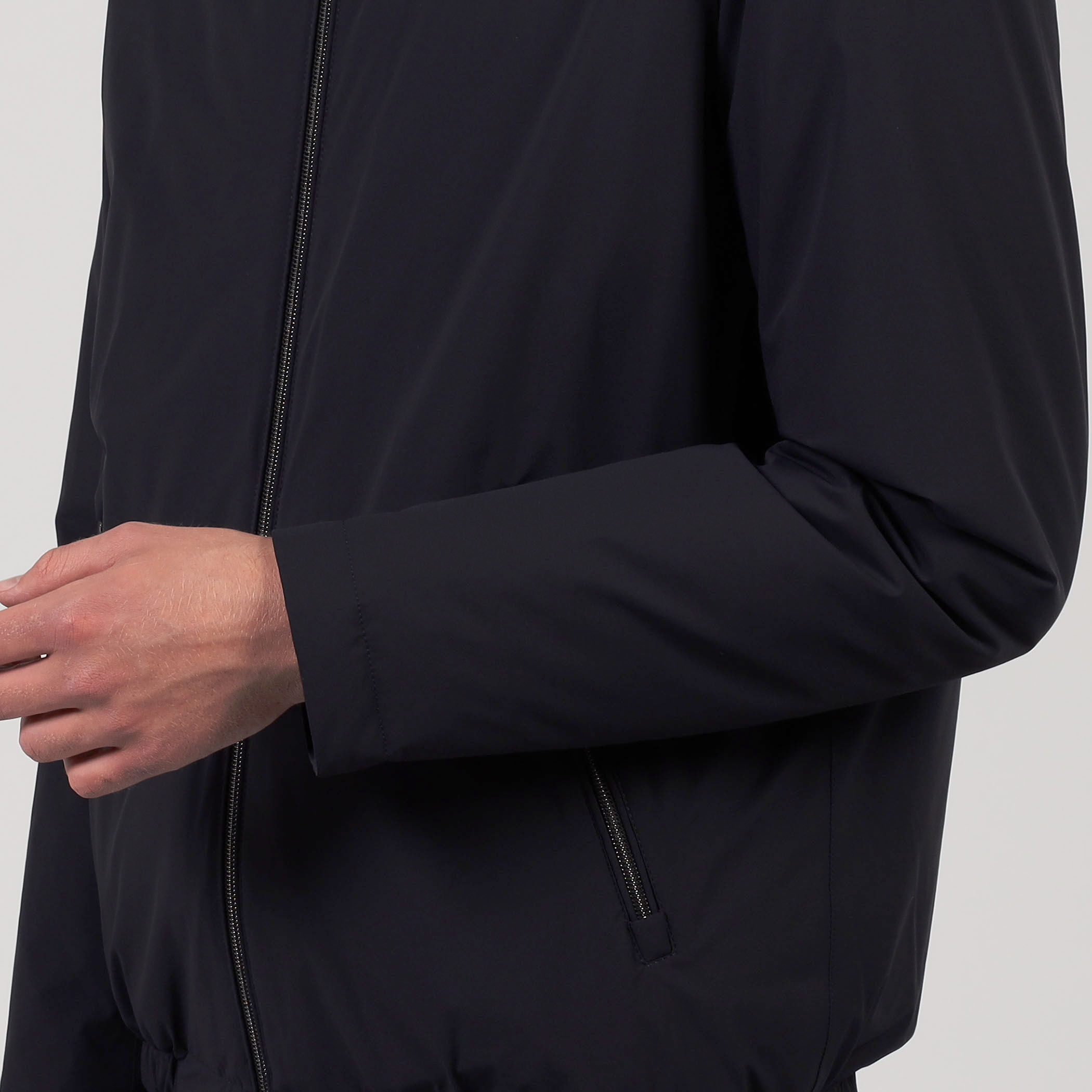 HERNO ナイロンストレッチ フーデット ブルゾン