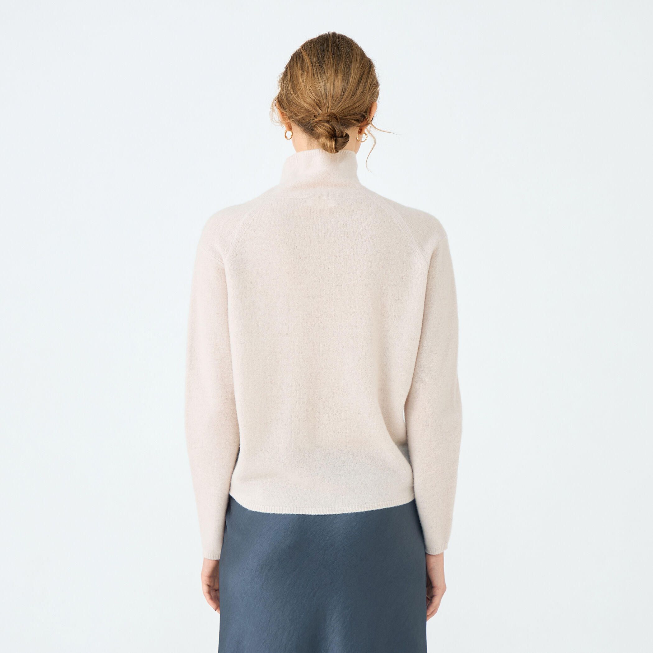 ウルトラファインウール ハイネックプルオーバー｜トゥモローランド