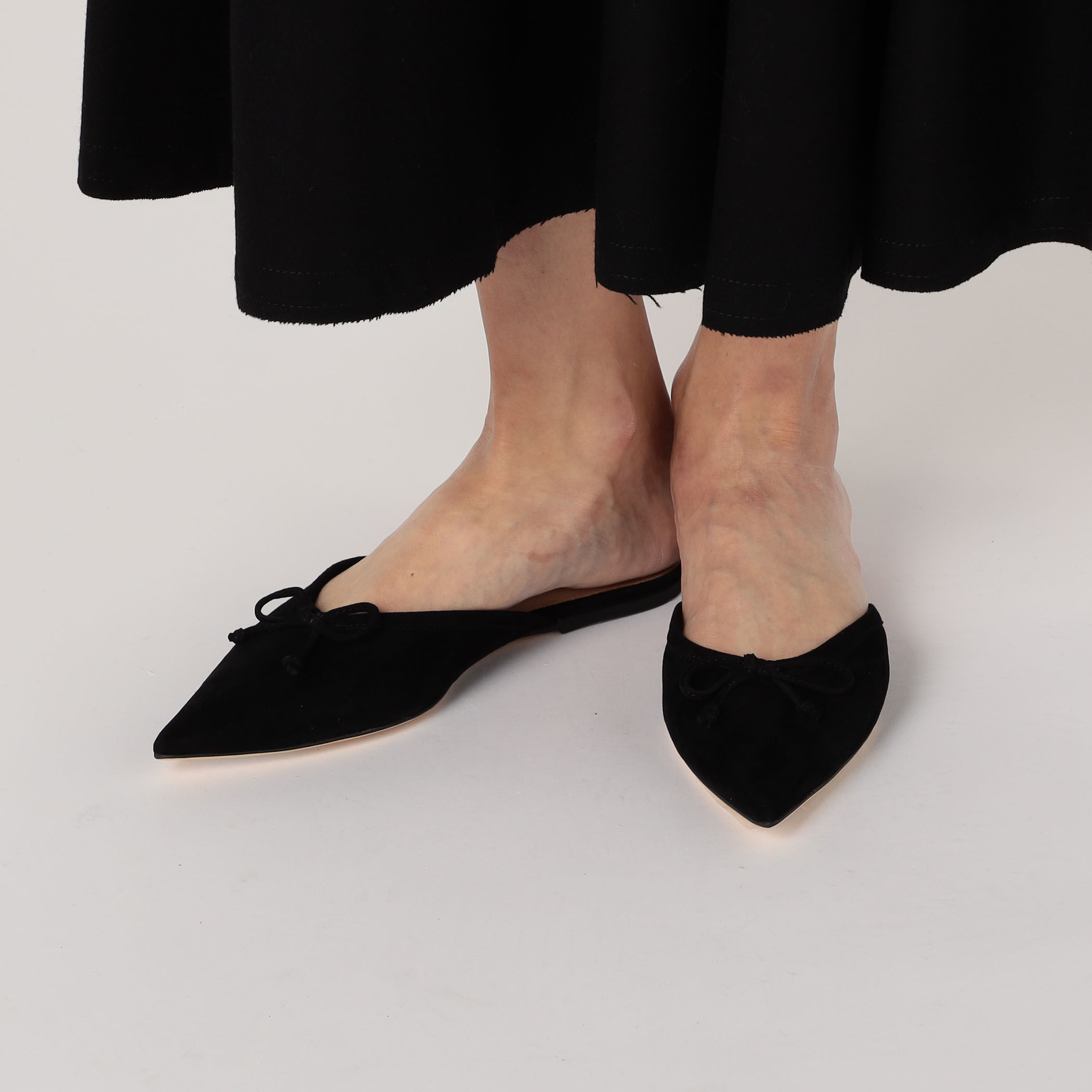 TONY BIANCO ブラック ポインテッドトゥミュール TONY BIANCO ブラック ポインテッドトゥミュール