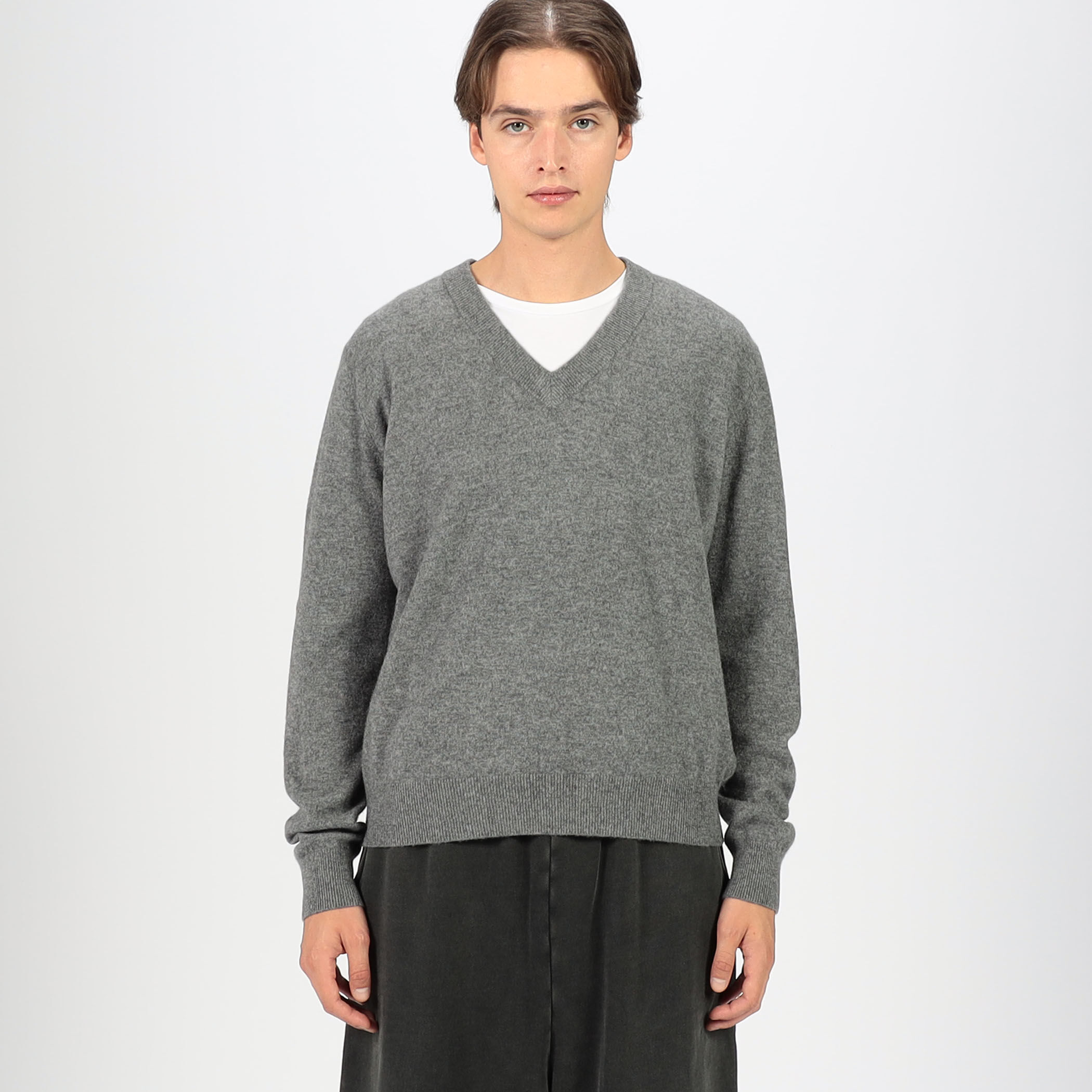 □entire studios KNIT V-NECK｜トゥモローランド 公式通販