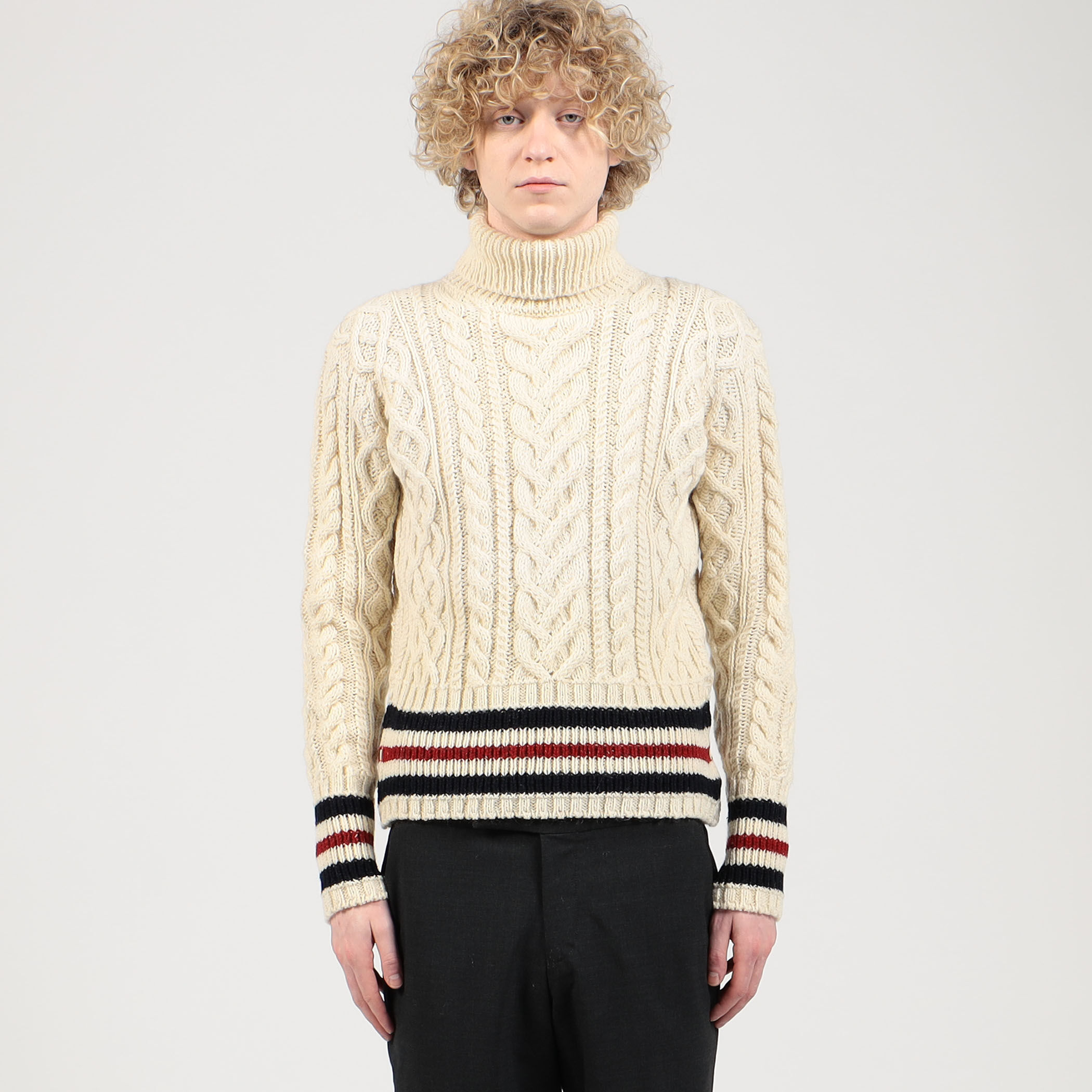 ○THOM BROWNE ARAN CABLE CLASSIC TOP｜トゥモローランド 公式通販