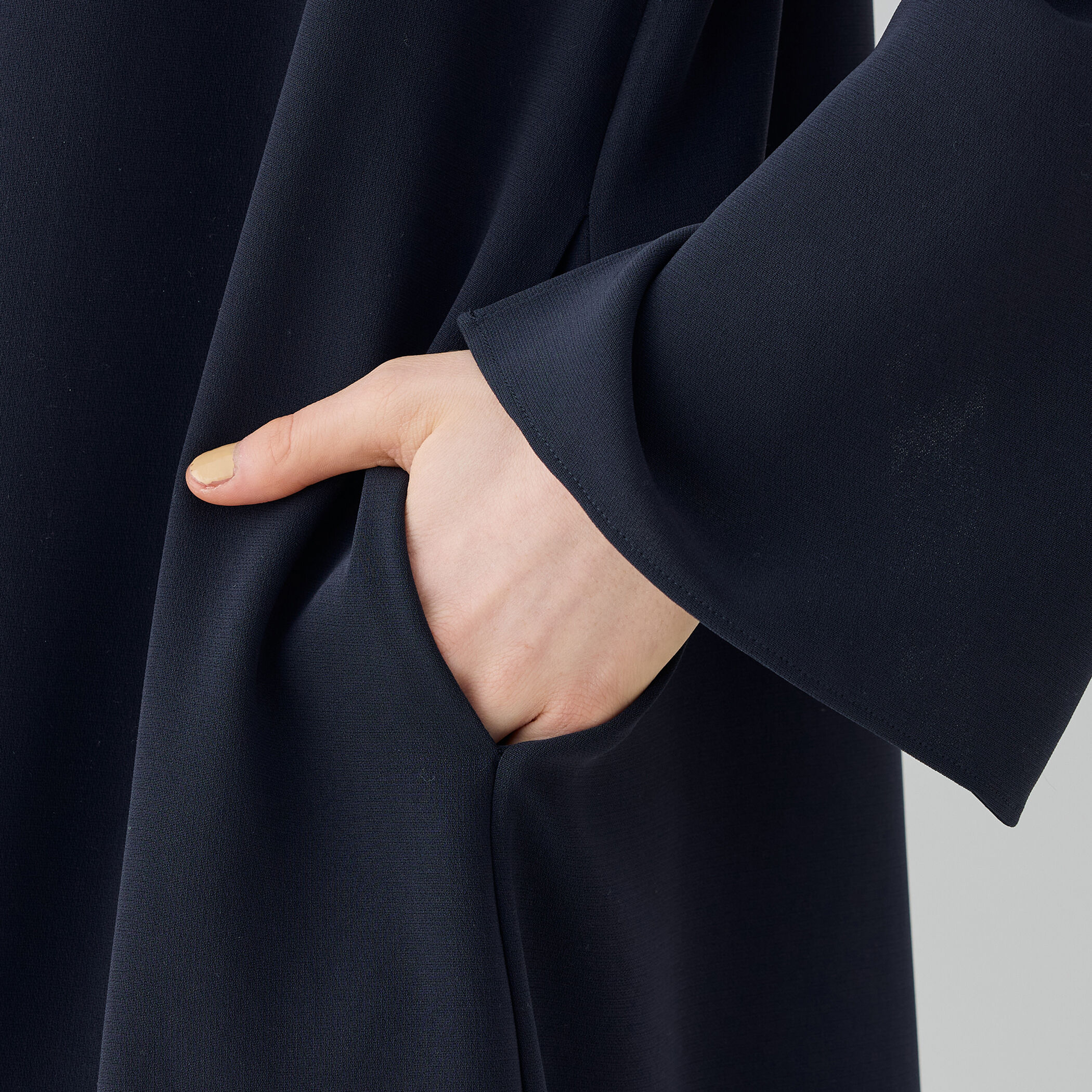 ダブルクロス クルーネックワンピース｜トゥモローランド 公式通販