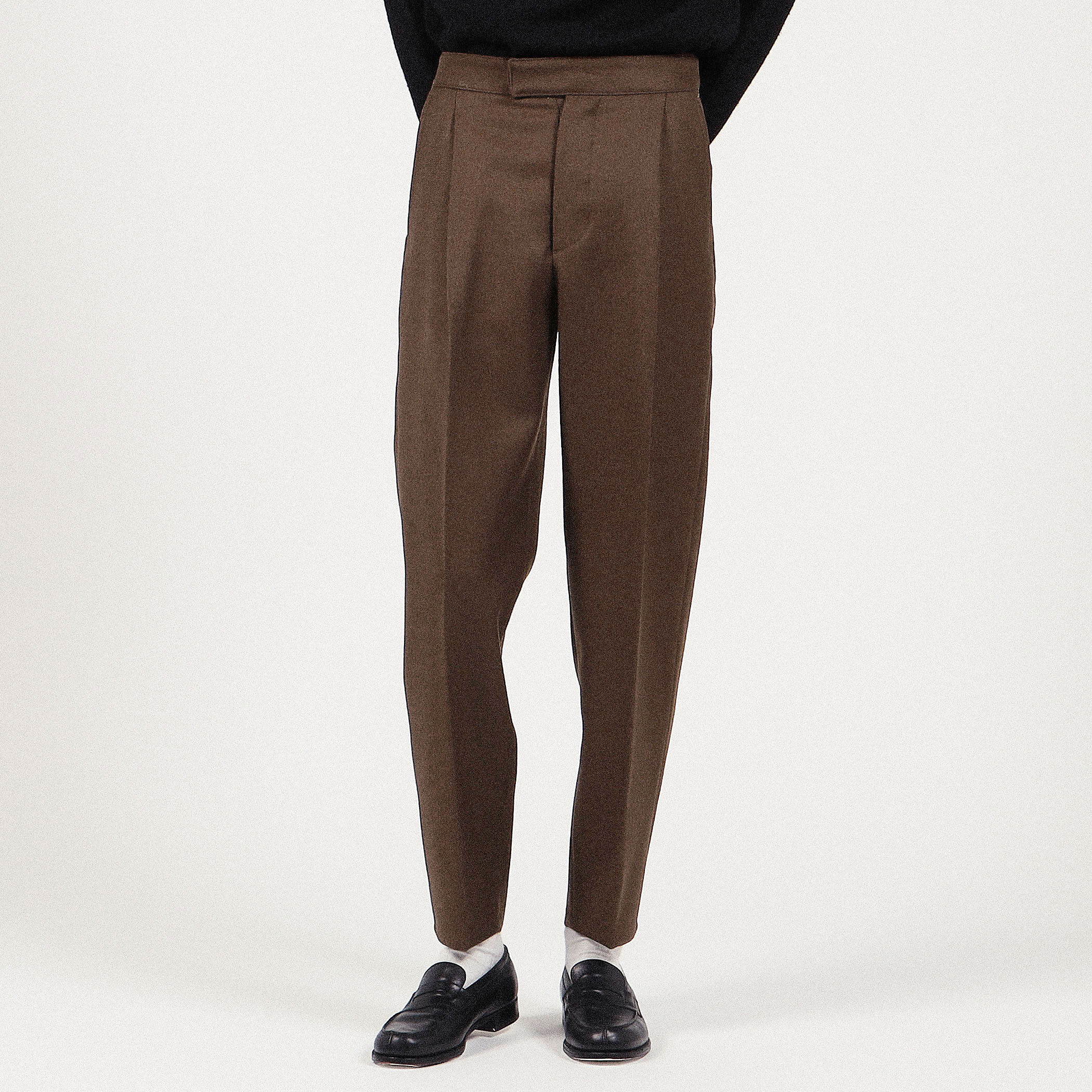 ○The CLASIK BACK BELT TROUSERS｜トゥモローランド 公式通販