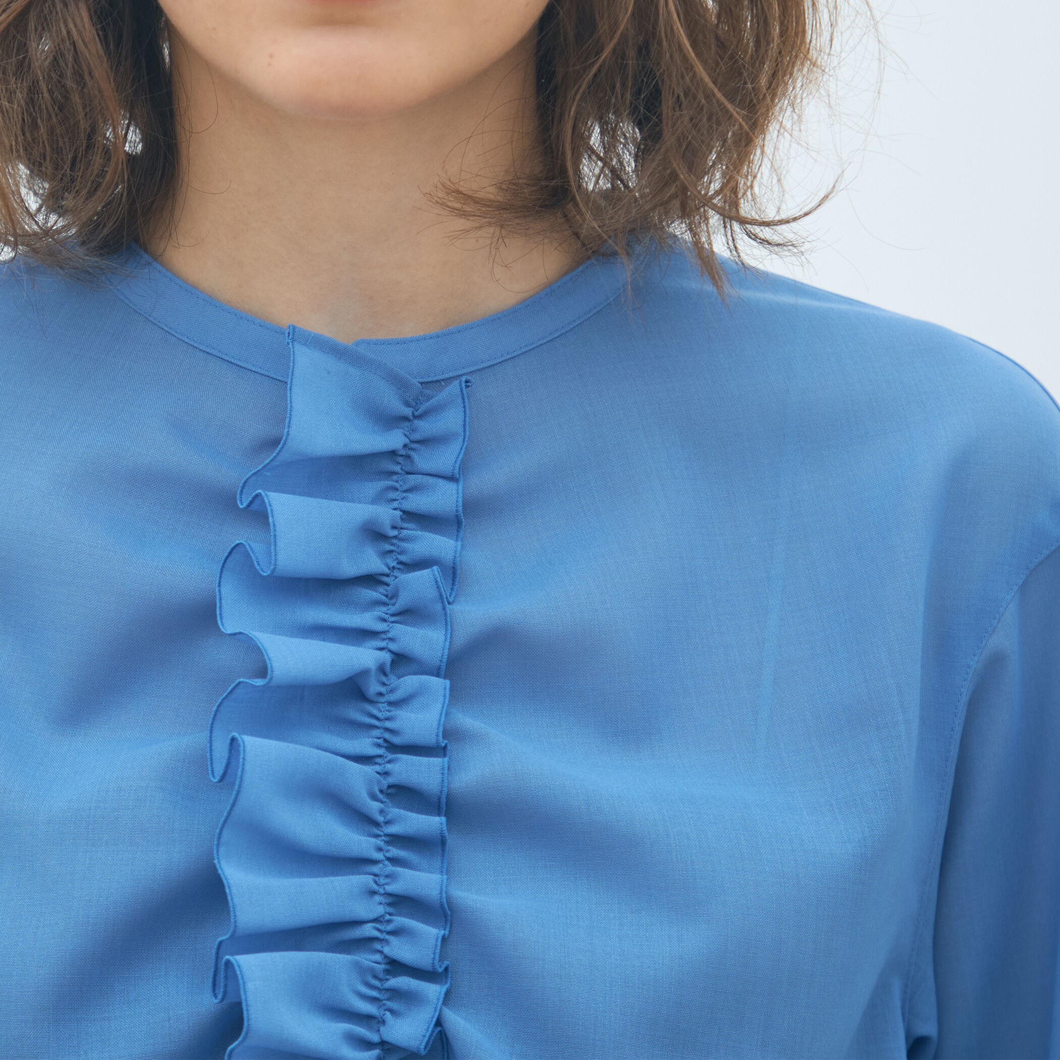 ポリエステルウールボイル フリルブラウス｜トゥモローランド 公式通販