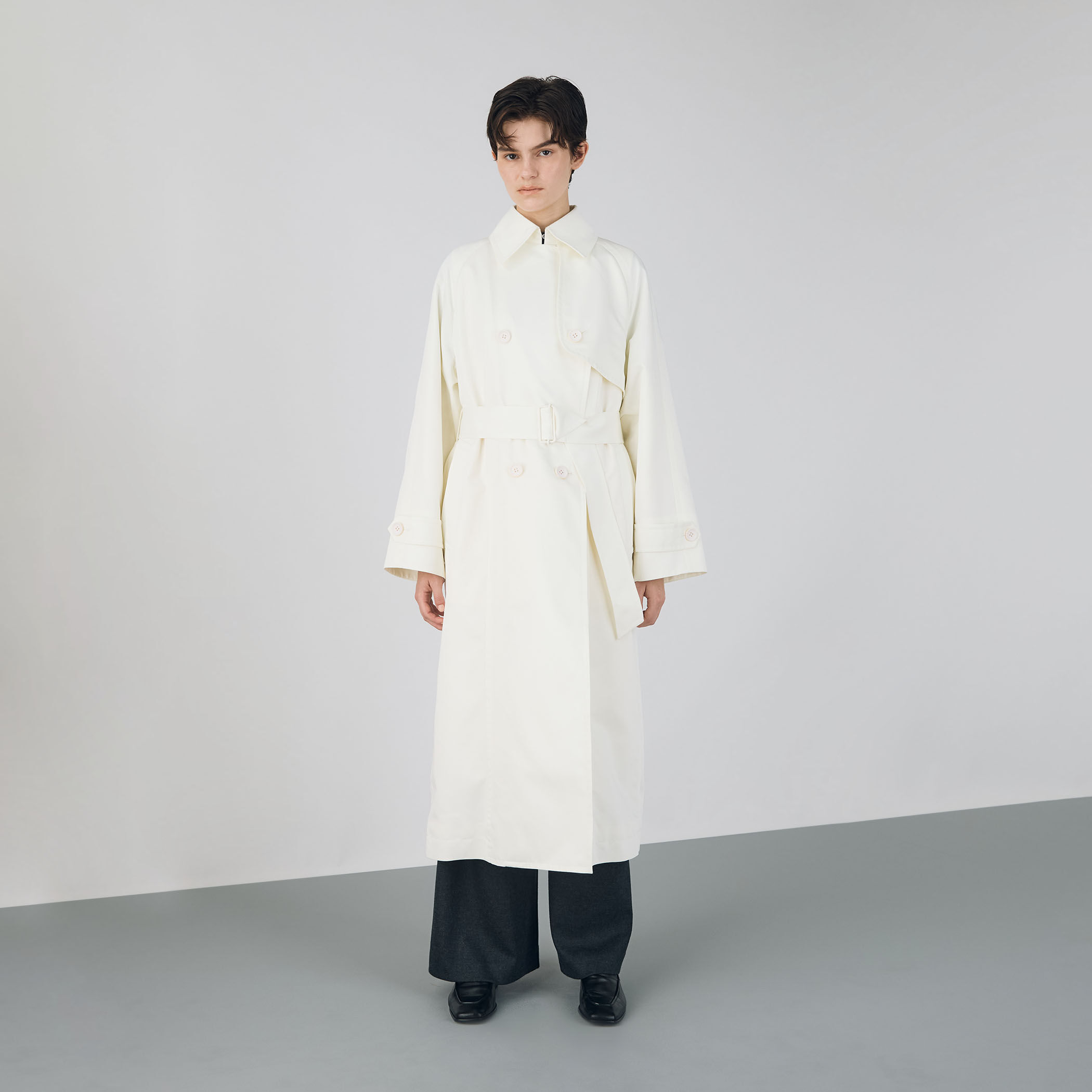 ポリエステルスムースダブルクロス トレンチコート｜トゥモローランド