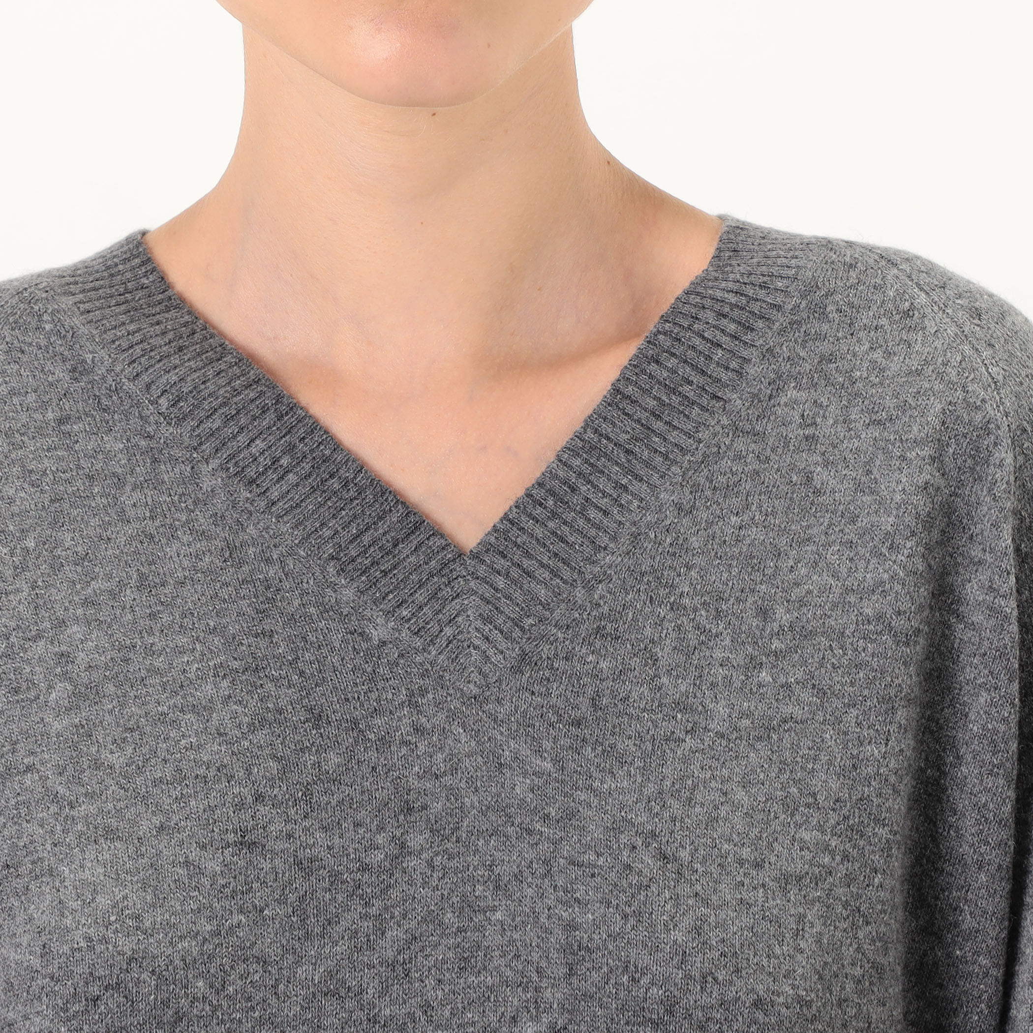 Commission DOUBLE FRONT KNIT バックオープン Vネックニット