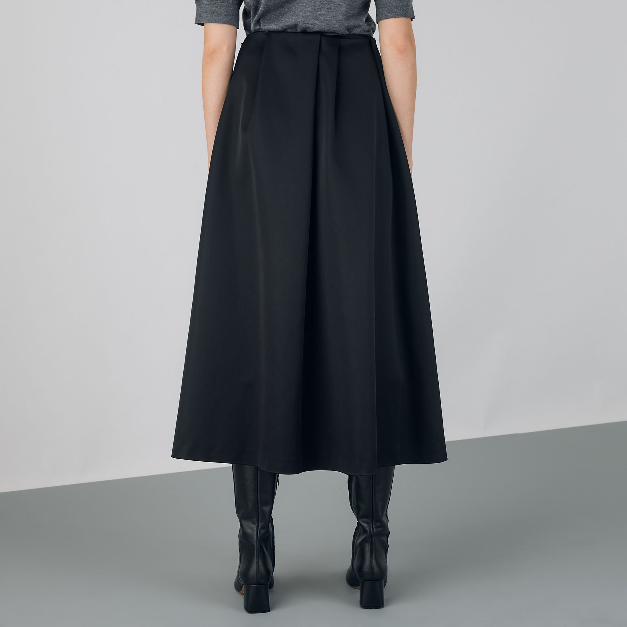 【美品】セオリーリュクス タックフレアスカート黒 Aラインロング丈ストレッチ素材 美品】セオリーリュクス タックフレアスカート黒 Aラインロング