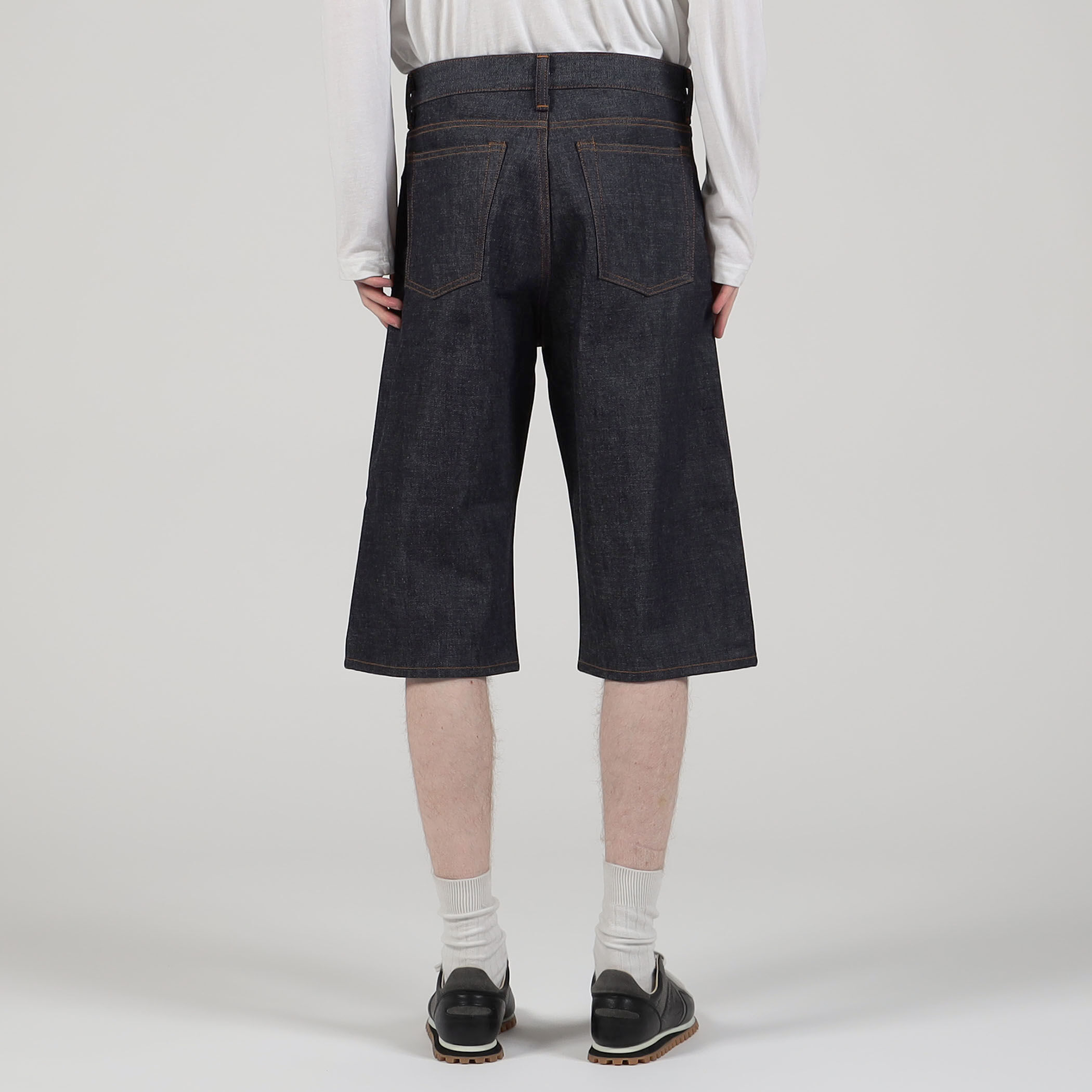 【THEAIRTOWN】ヴィンテージブラックデニムショーツ 古着 90s USA製 Levi's 560 「00 レングス」 ブラック デニム