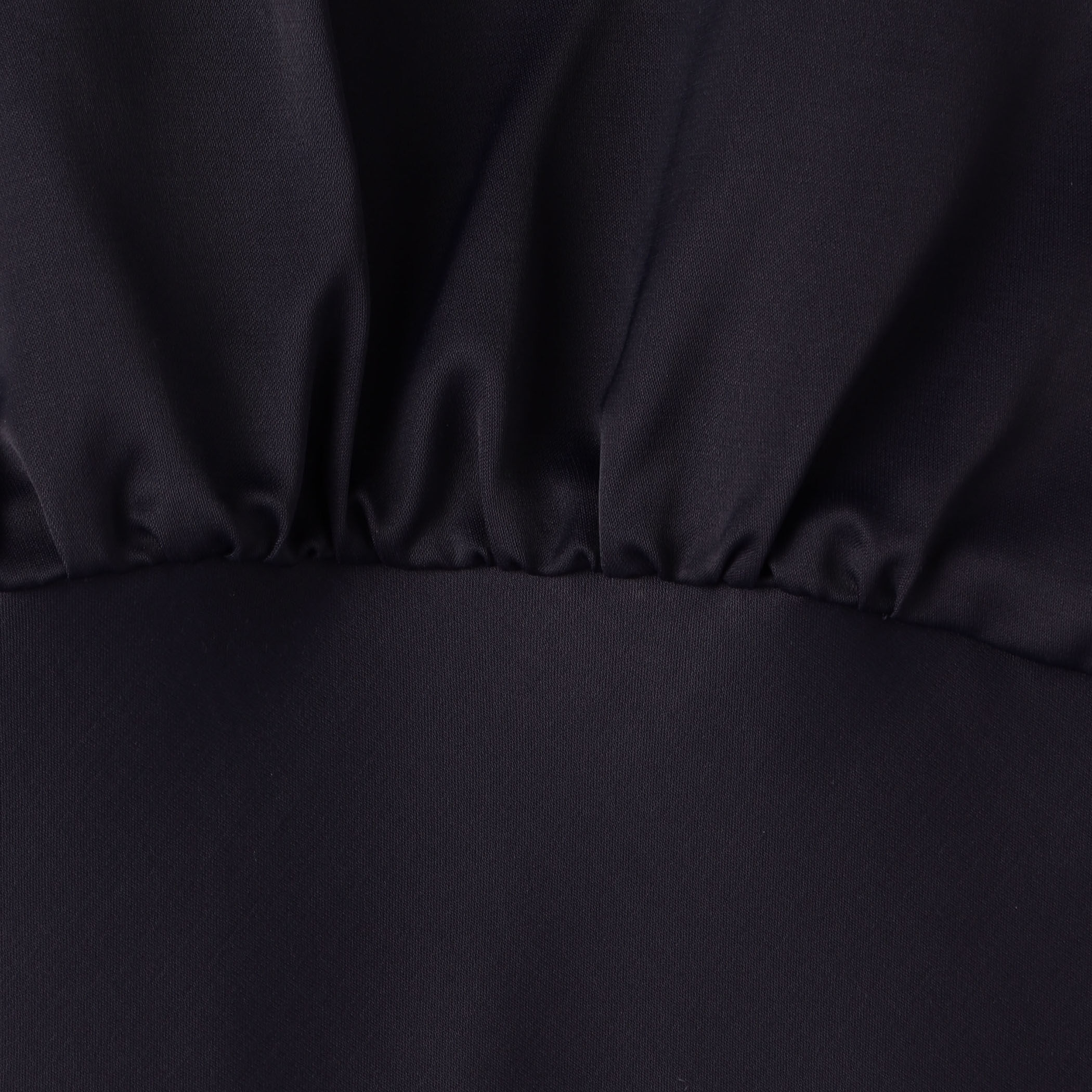 グロッシーサテン Iラインマキシワンピース｜トゥモローランド