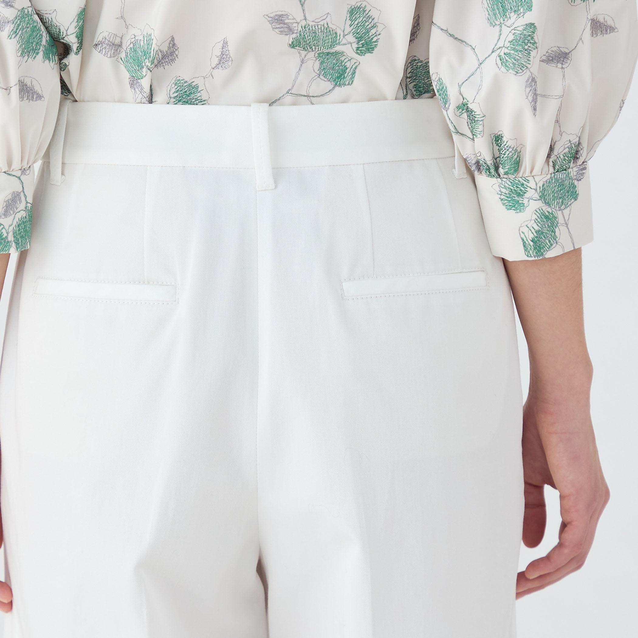 コットンカツラギ タックワイドパンツ｜トゥモローランド 公式通販