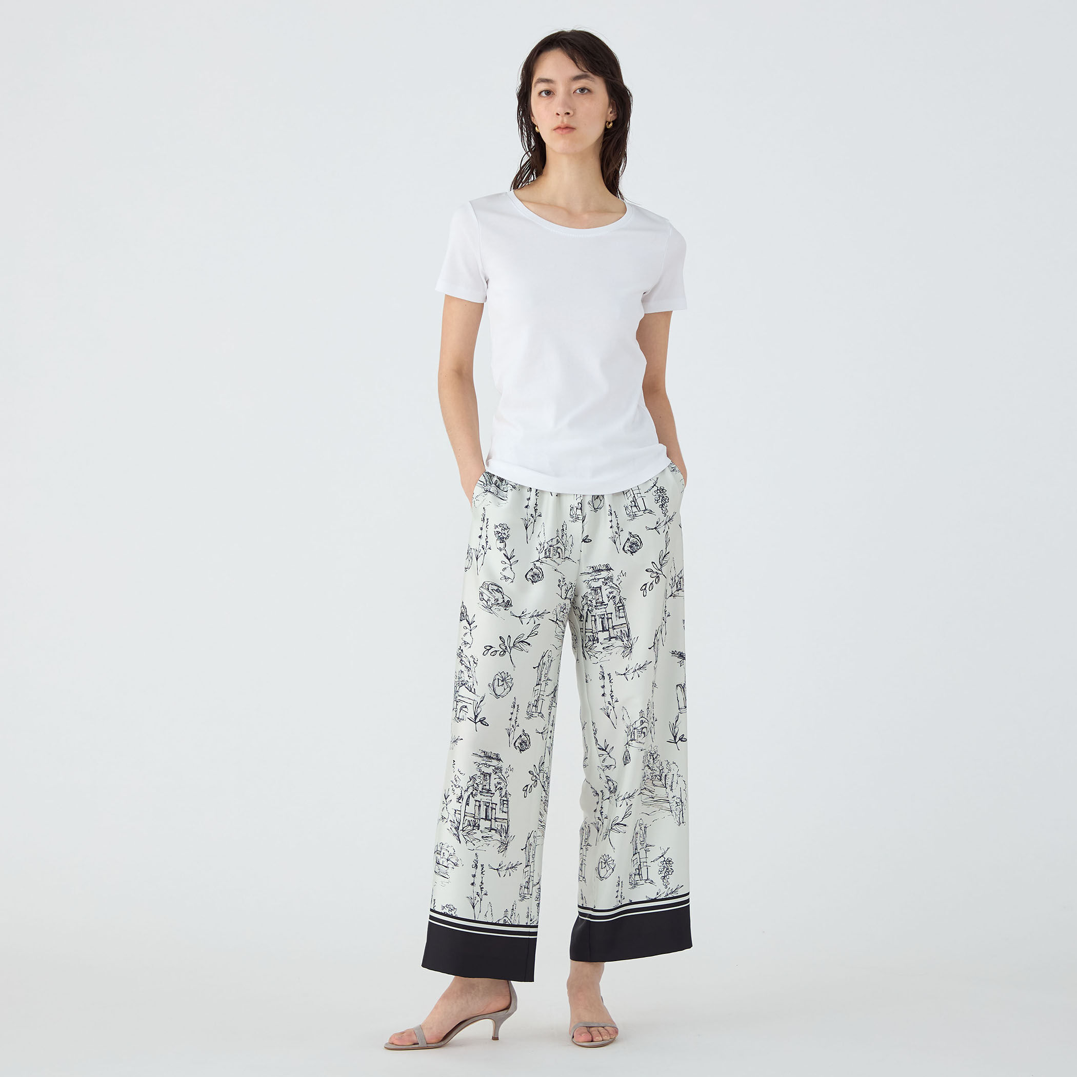 TOMORROWLAND collection トゥモローランド コレクション カットソー Tシャツ プルオーバー 23春夏 ホワイト 白 S(9号) 定番 クルーネック ラウンドネック 半袖 シンプル ベーシック コットン 綿 無地 大人 きれいめ ブランド【レディース】【中古】【美品】 TOMORROWLAND collection tシャツ スーピマコットンジャージー クルー